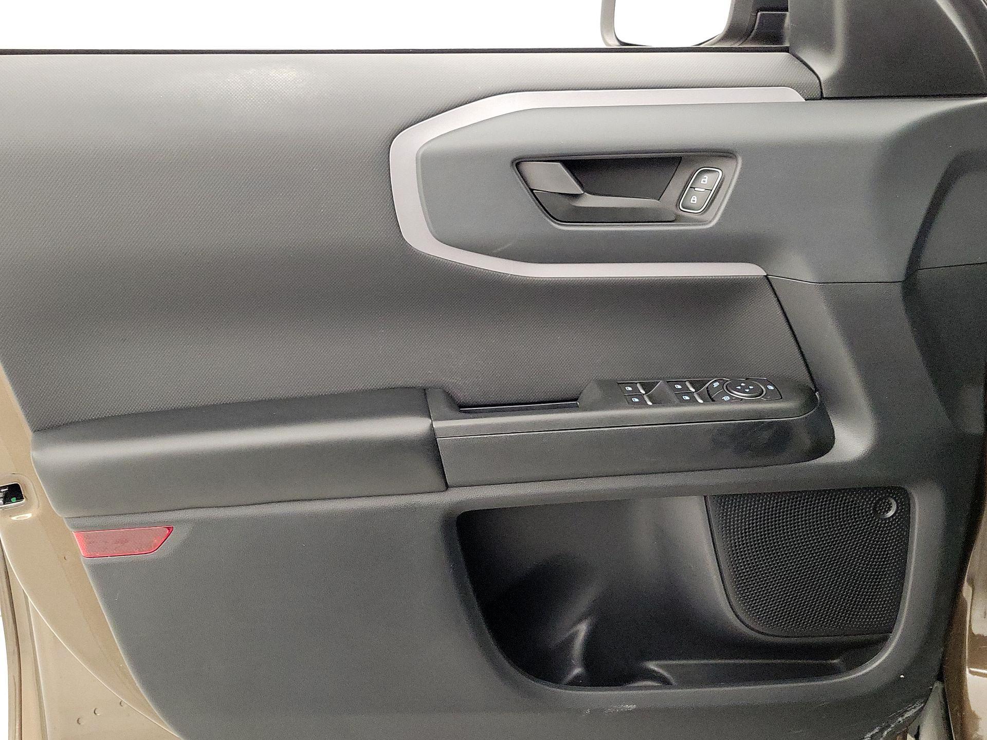 Thumbnail: 2022 Ford Bronco Sport - 12