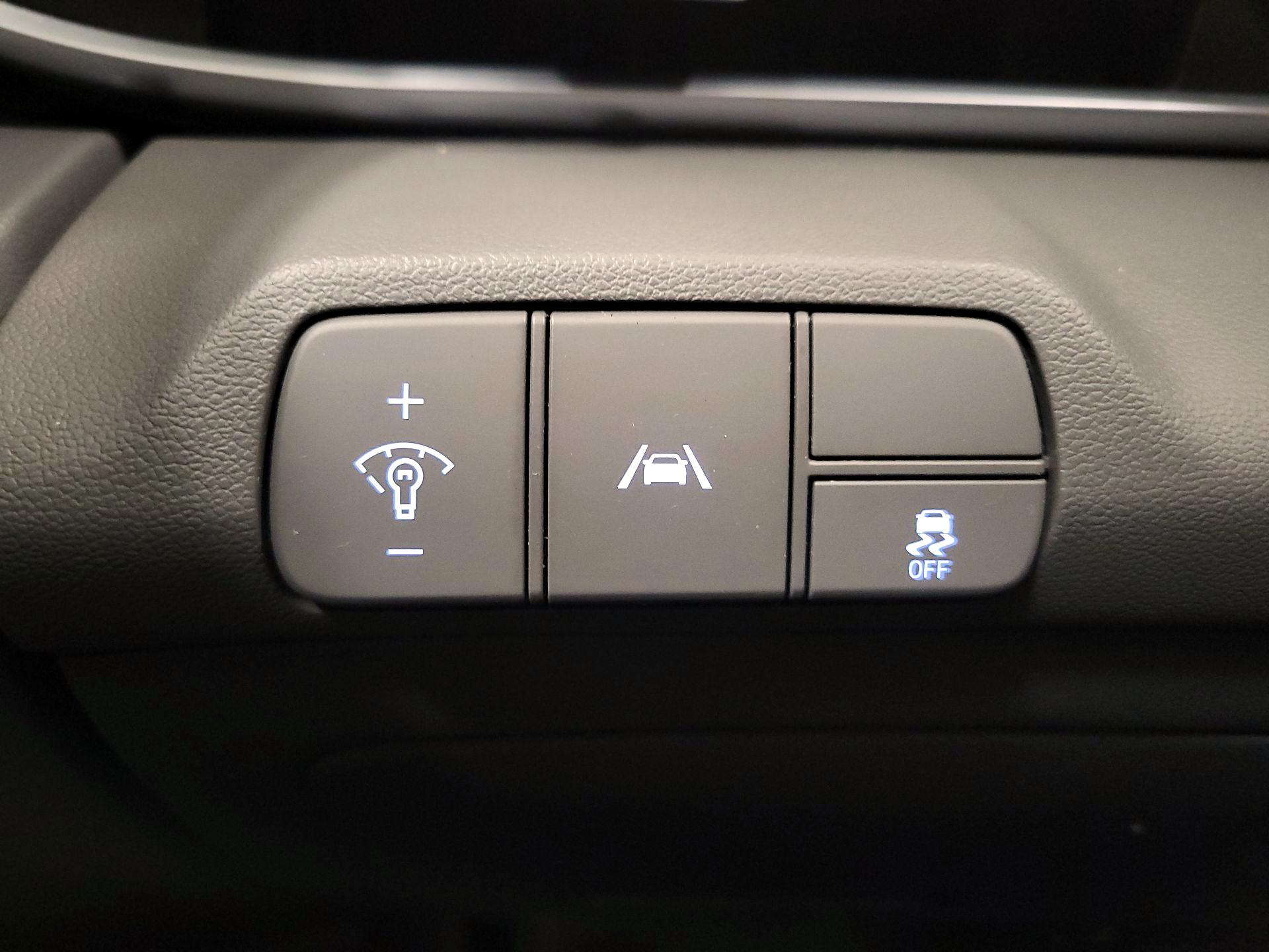 Thumbnail: 2023 Hyundai Elantra - 13