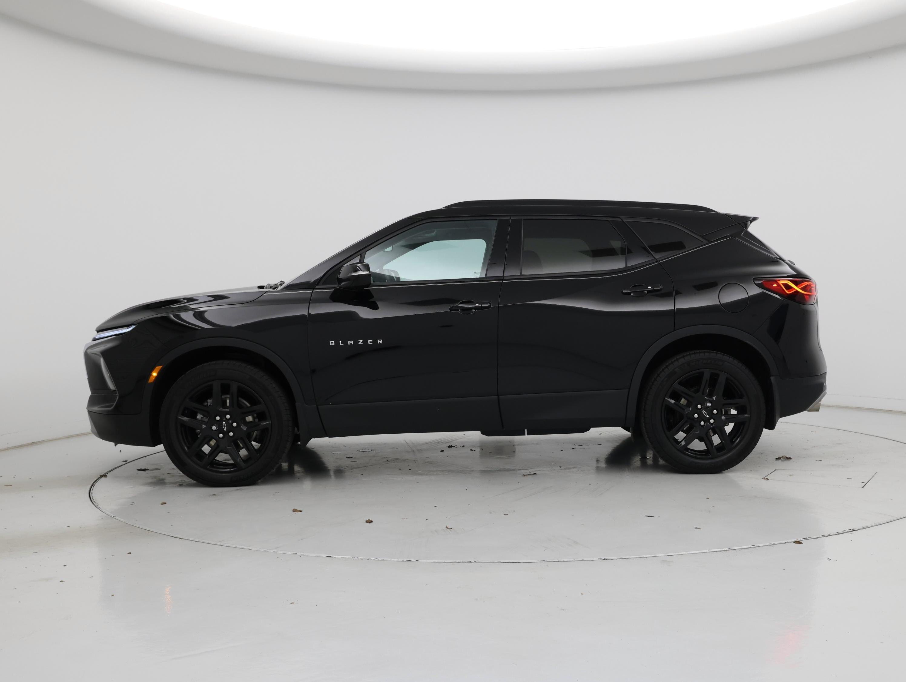 Thumbnail: 2023 Chevrolet Blazer - 3