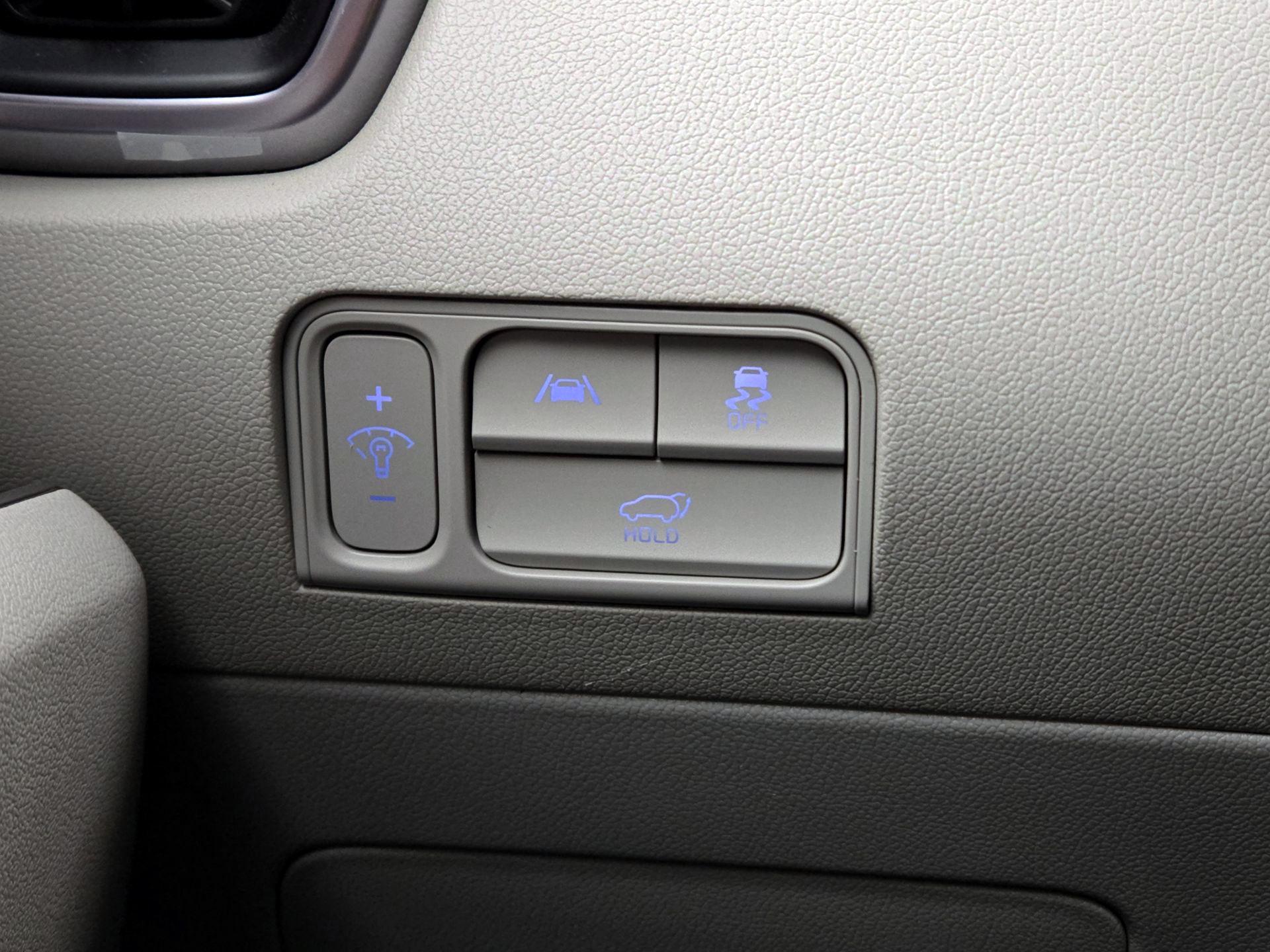 Thumbnail: 2023 Kia Sorento - 13