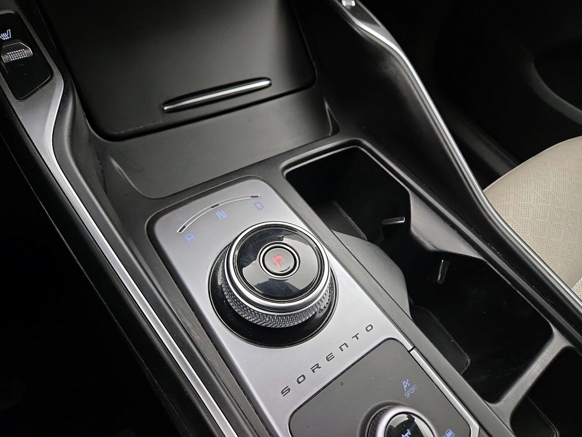 Thumbnail: 2023 Kia Sorento - 18