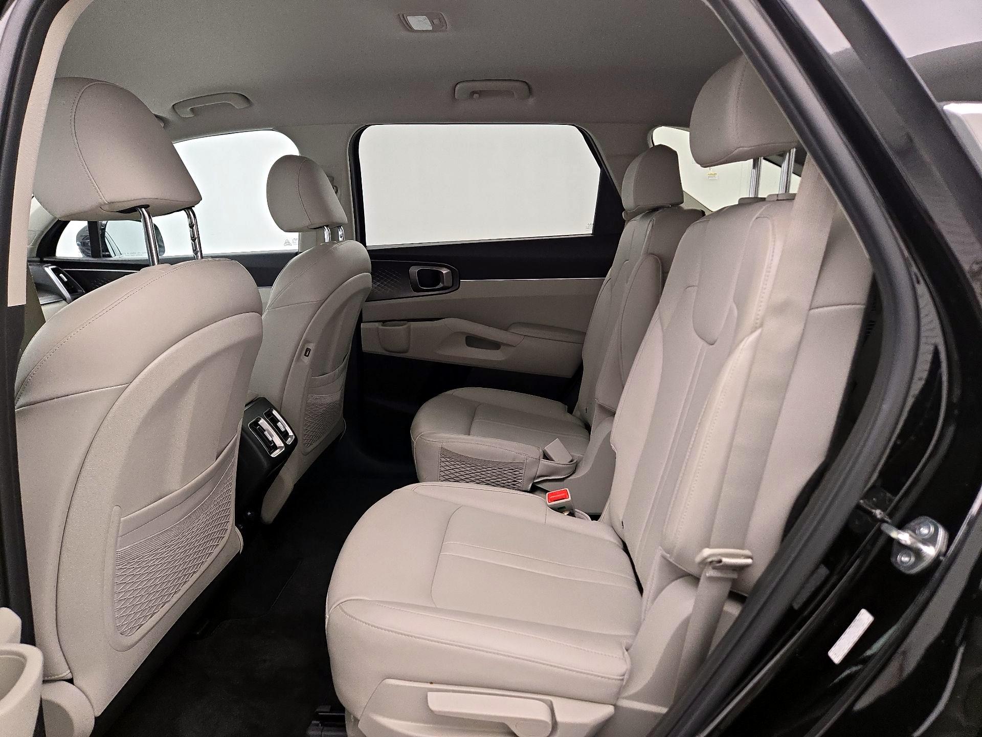 Thumbnail: 2023 Kia Sorento - 20