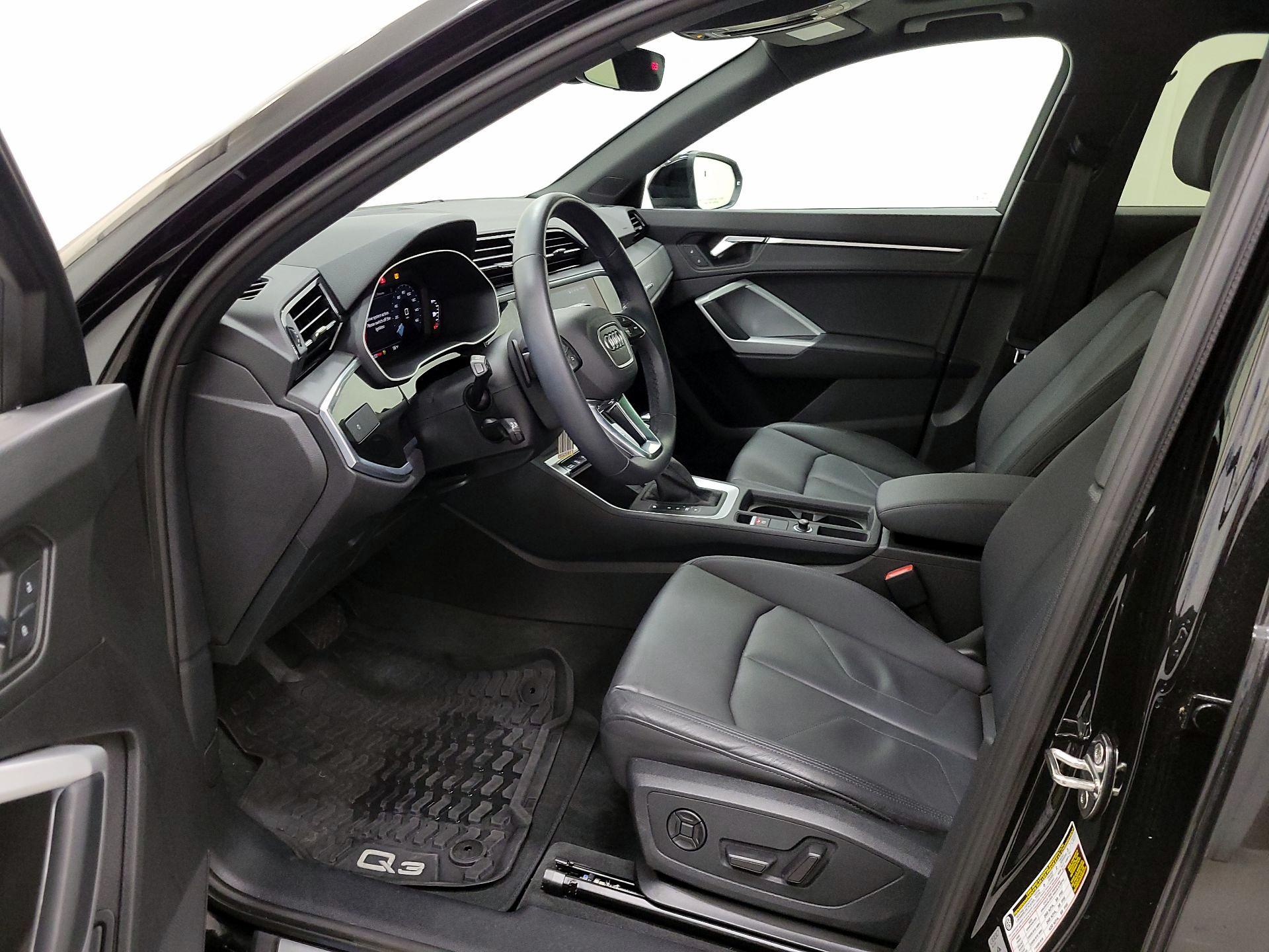 Thumbnail: 2022 Audi Q3 - 11