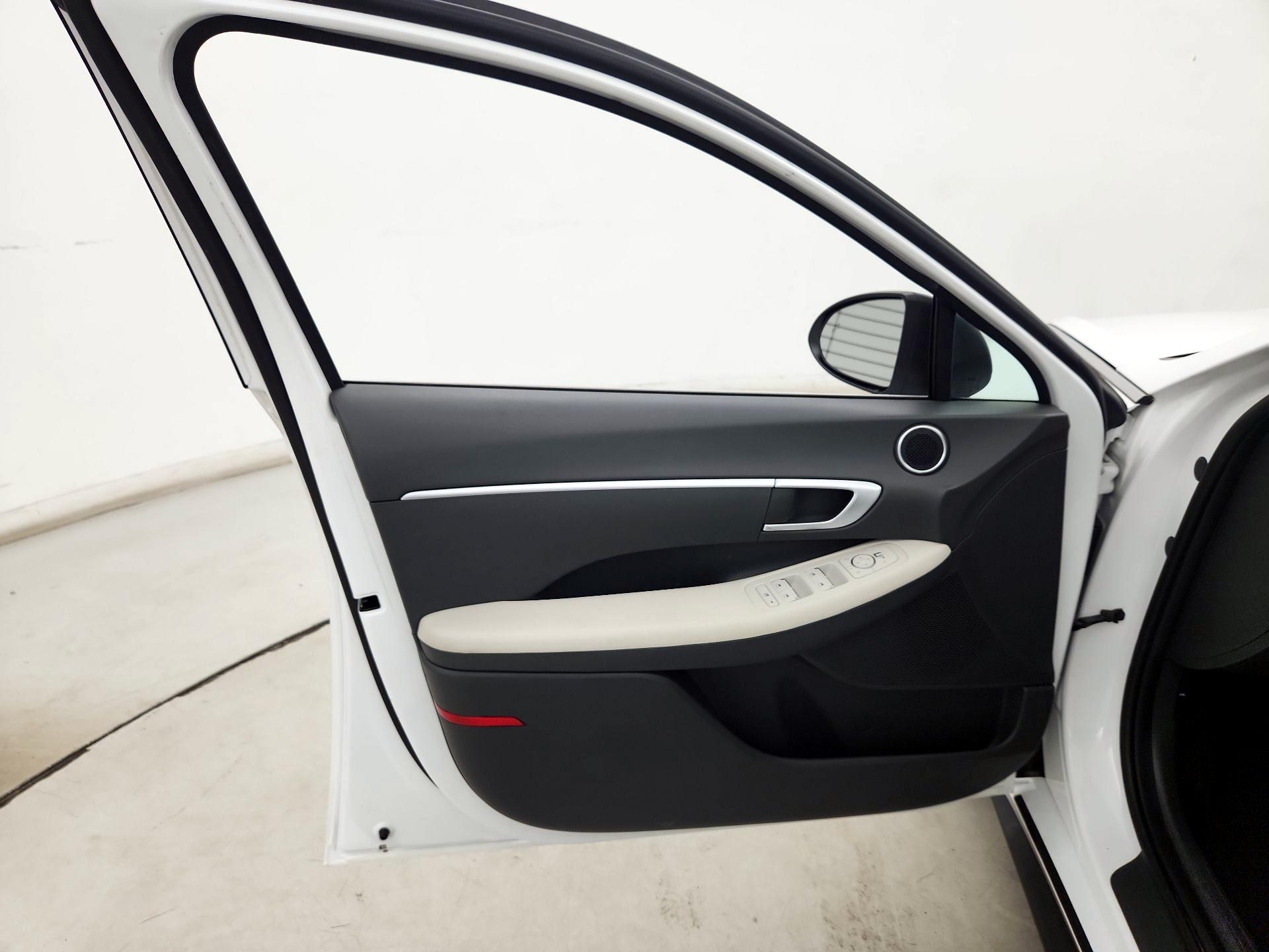 Thumbnail: 2022 Hyundai Sonata - 12