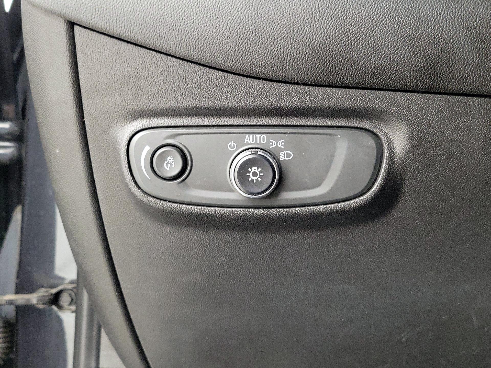 Thumbnail: 2022 Chevrolet Equinox - 13