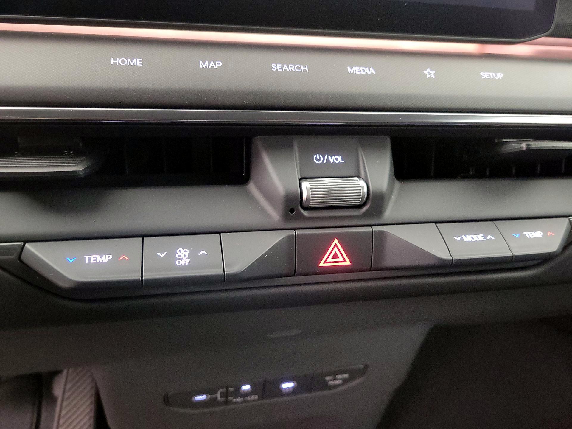 Thumbnail: 2024 Kia EV9 - 17