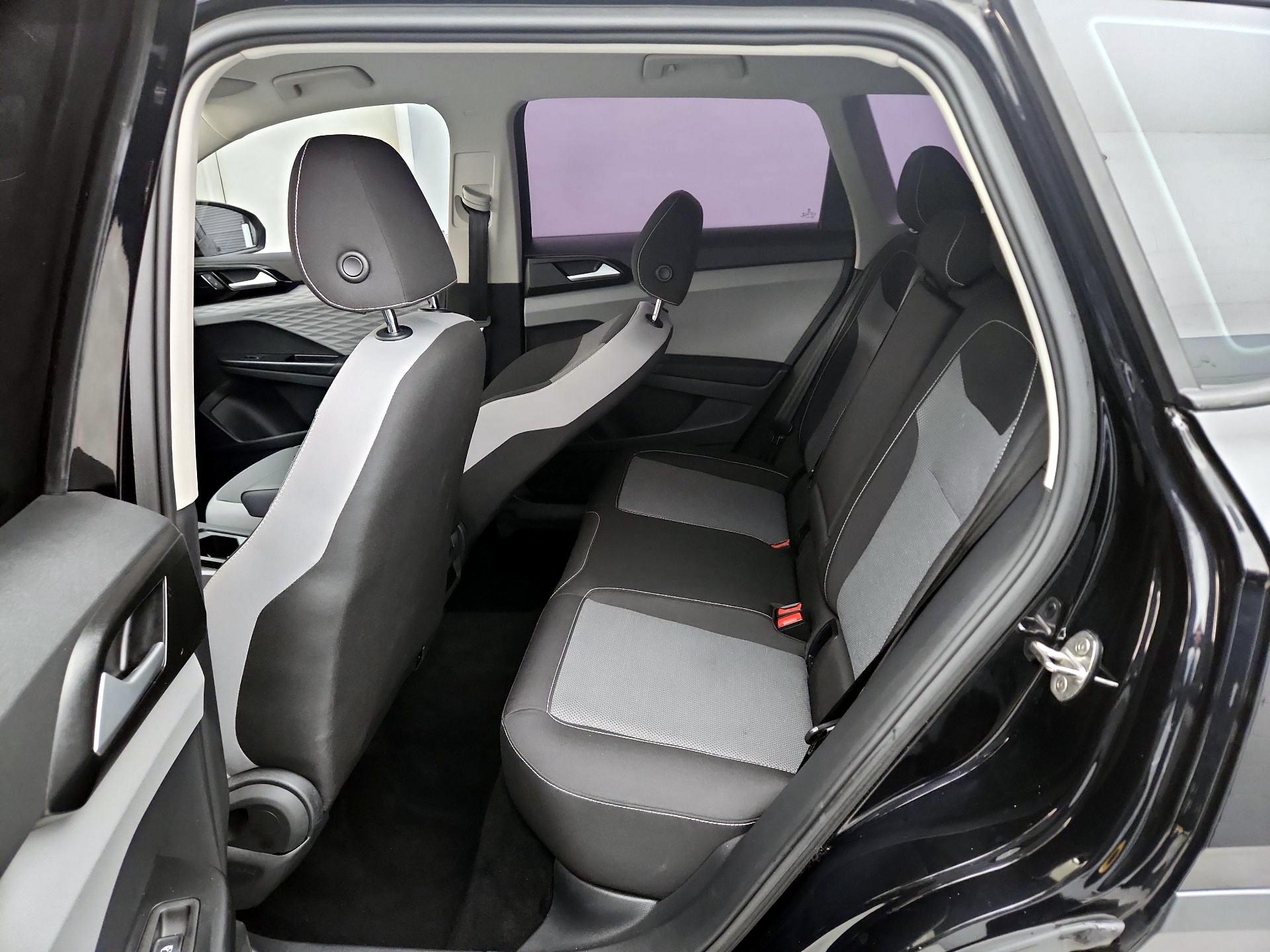 Thumbnail: 2023 Volkswagen Taos - 19