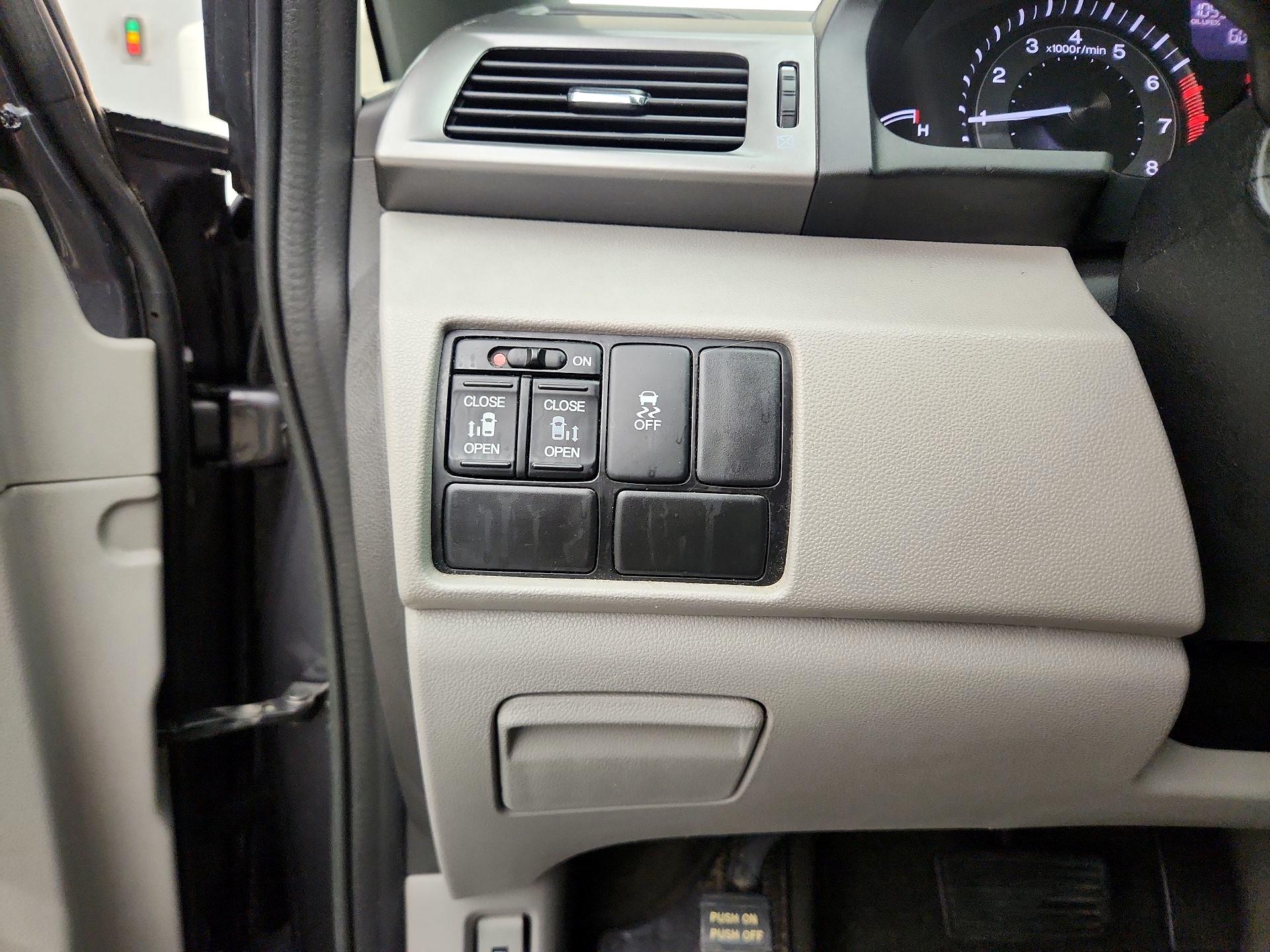 Thumbnail: 2016 Honda Odyssey - 13