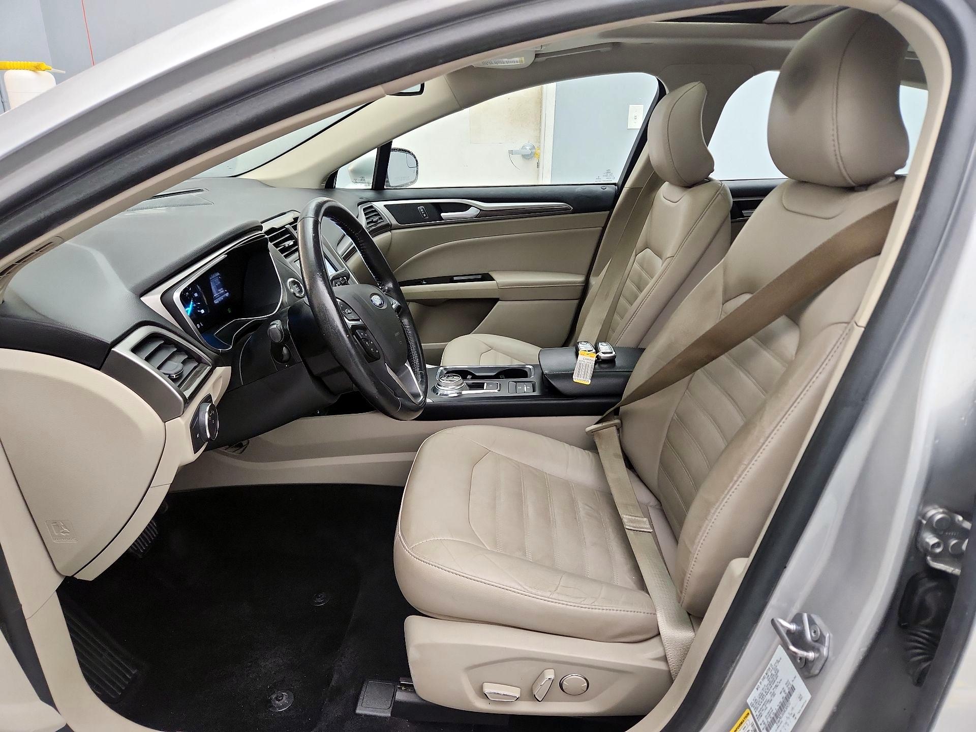 Thumbnail: 2017 Ford Fusion - 11