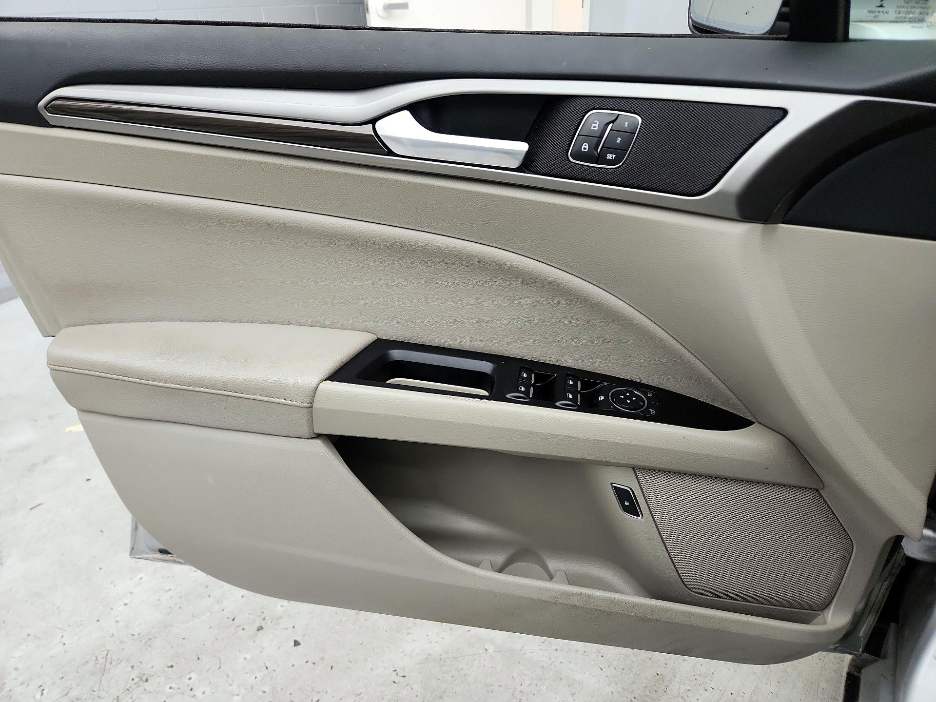 Thumbnail: 2017 Ford Fusion - 12