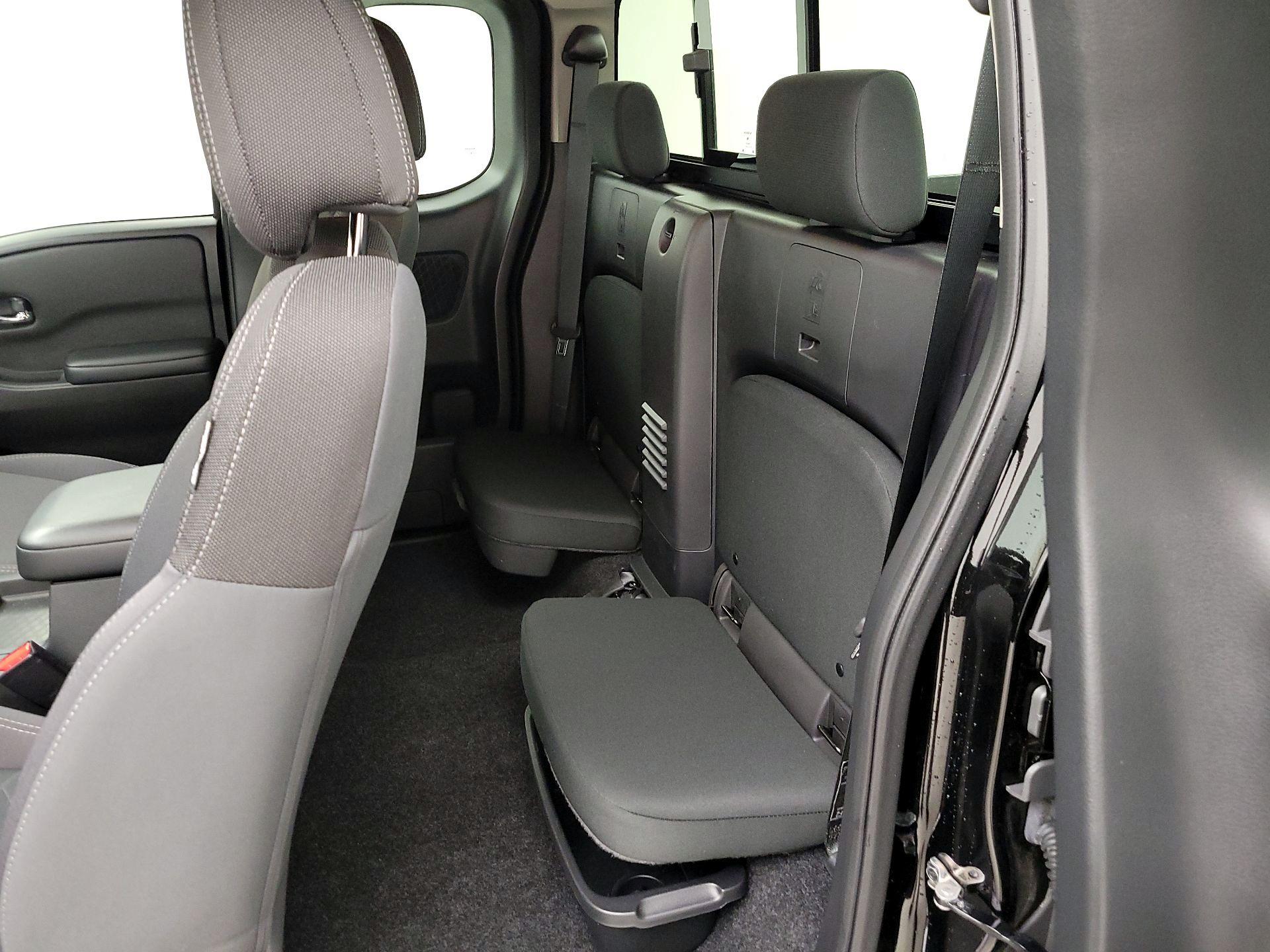 Thumbnail: 2025 Nissan Frontier - 19