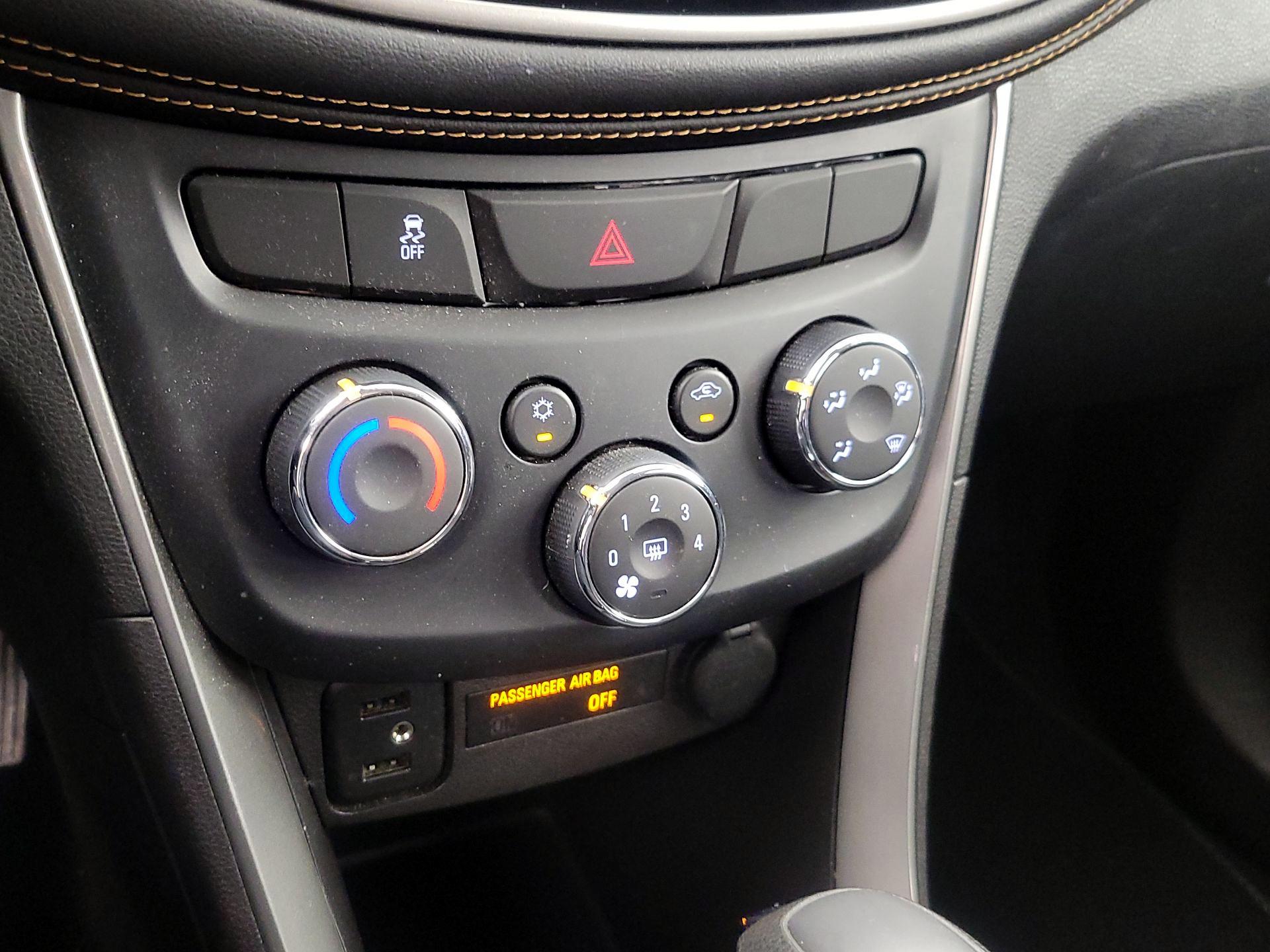 Thumbnail: 2018 Chevrolet Trax - 16