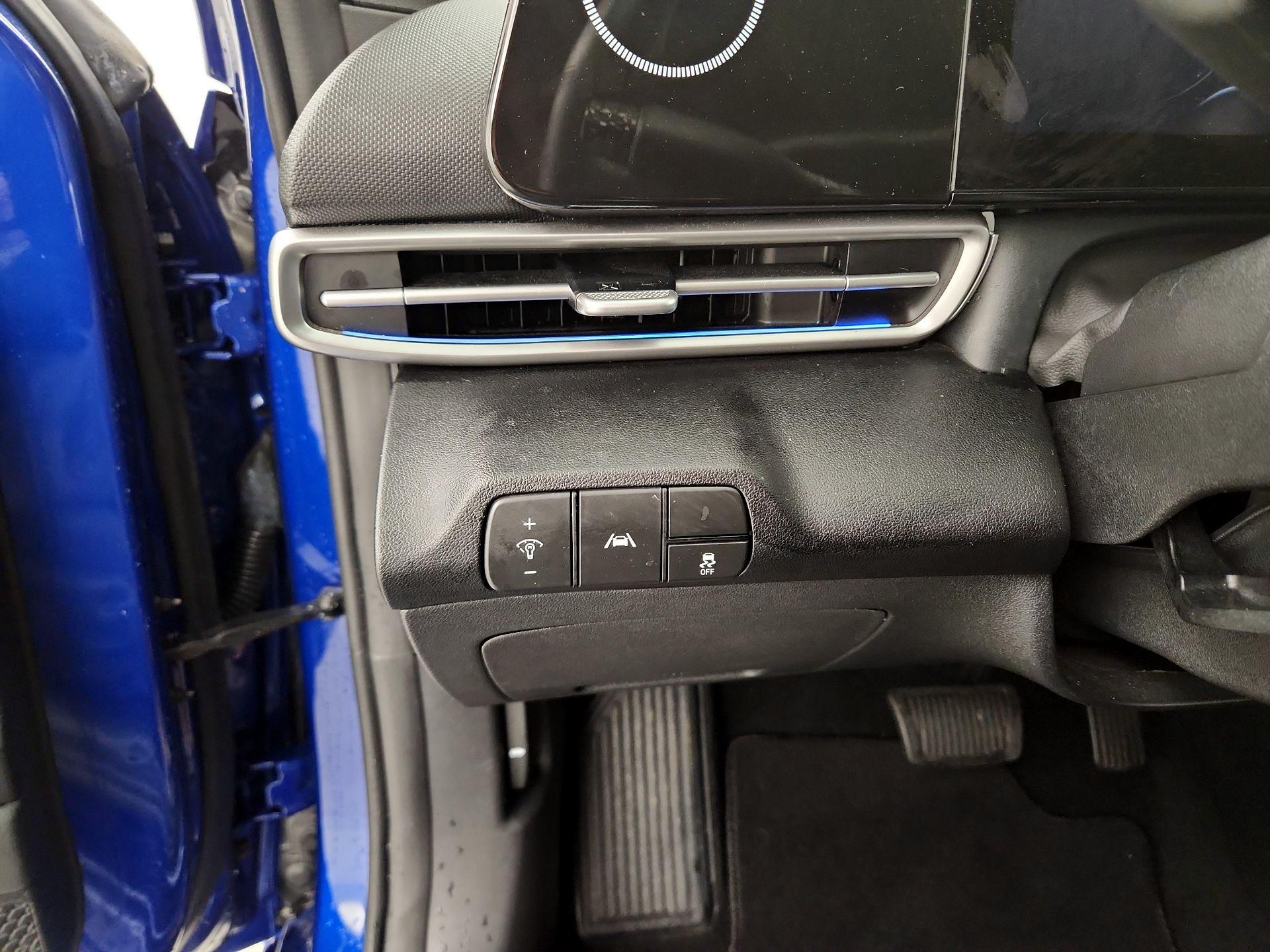 Thumbnail: 2023 Hyundai Elantra - 13