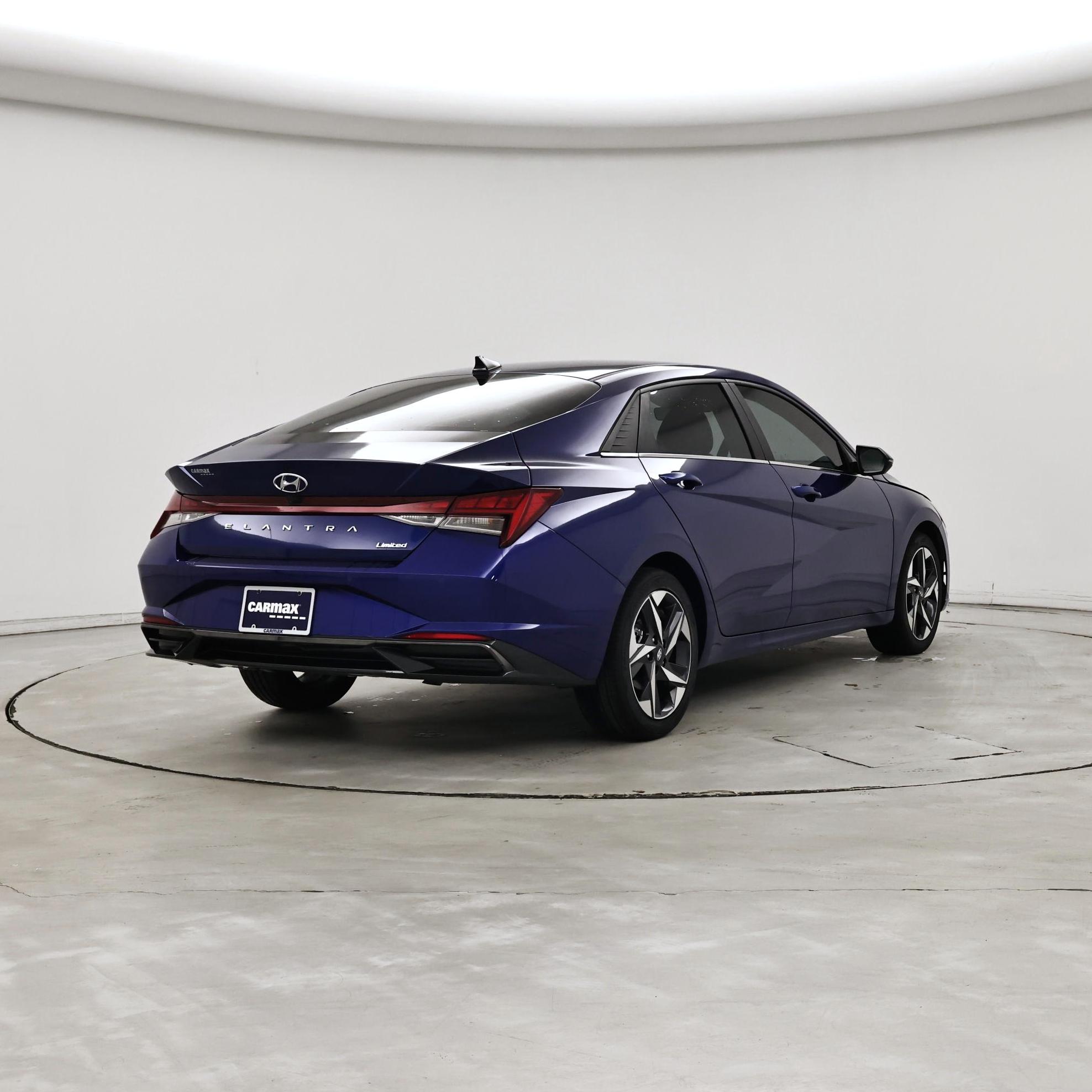 Thumbnail: 2023 Hyundai Elantra - 8