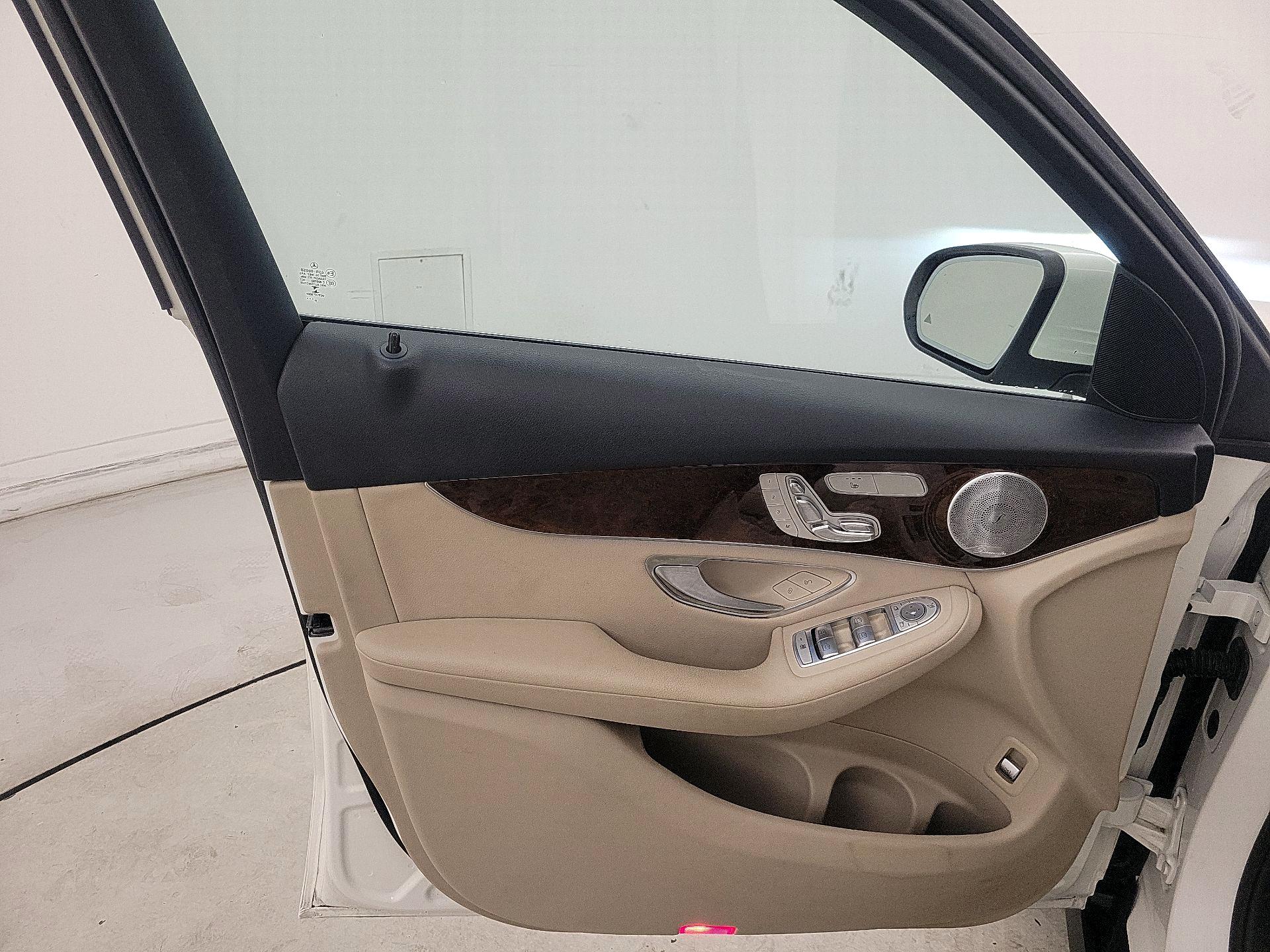 Thumbnail: 2017 Mercedes-Benz GLC - 12