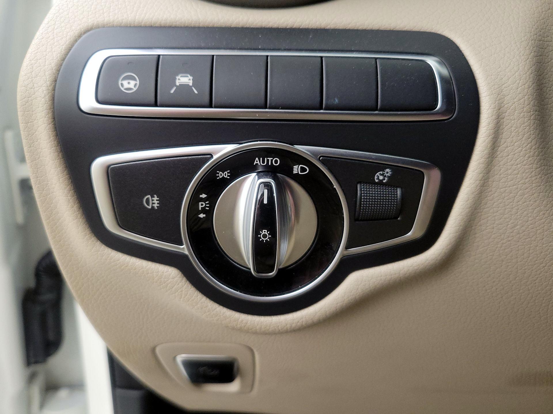 Thumbnail: 2017 Mercedes-Benz GLC - 13