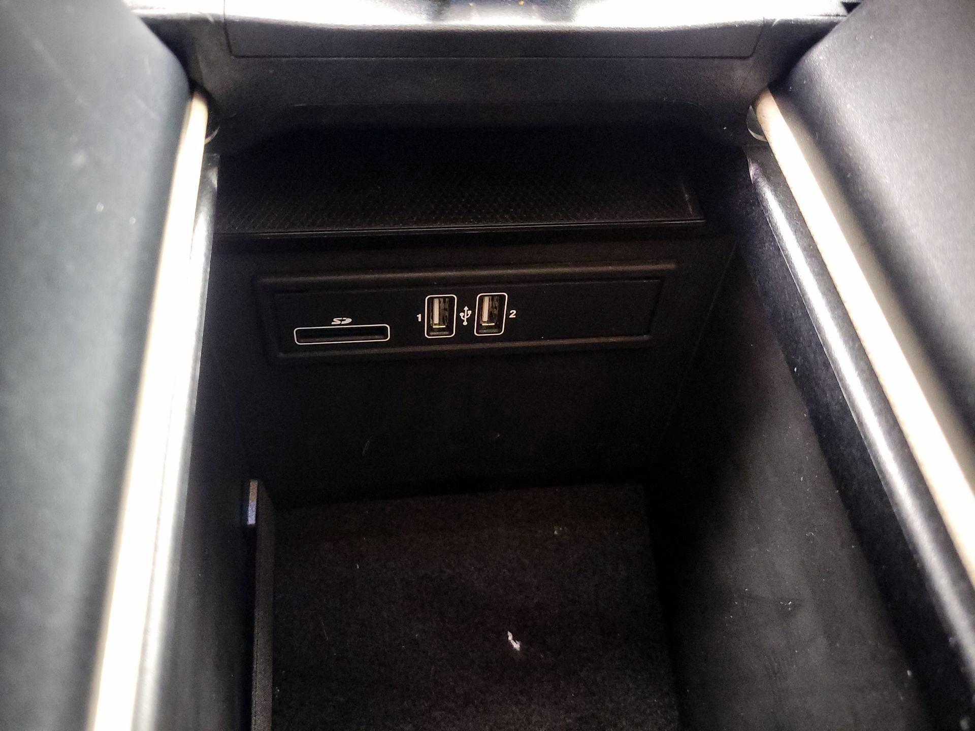 Thumbnail: 2017 Mercedes-Benz GLC - 19