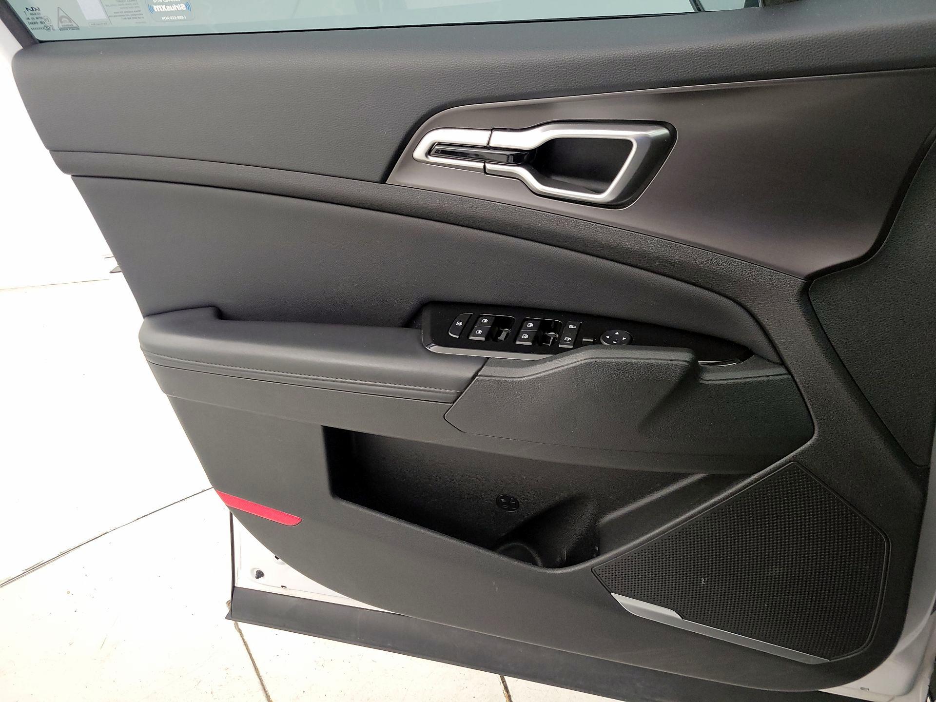 Thumbnail: 2023 Kia Sportage - 12