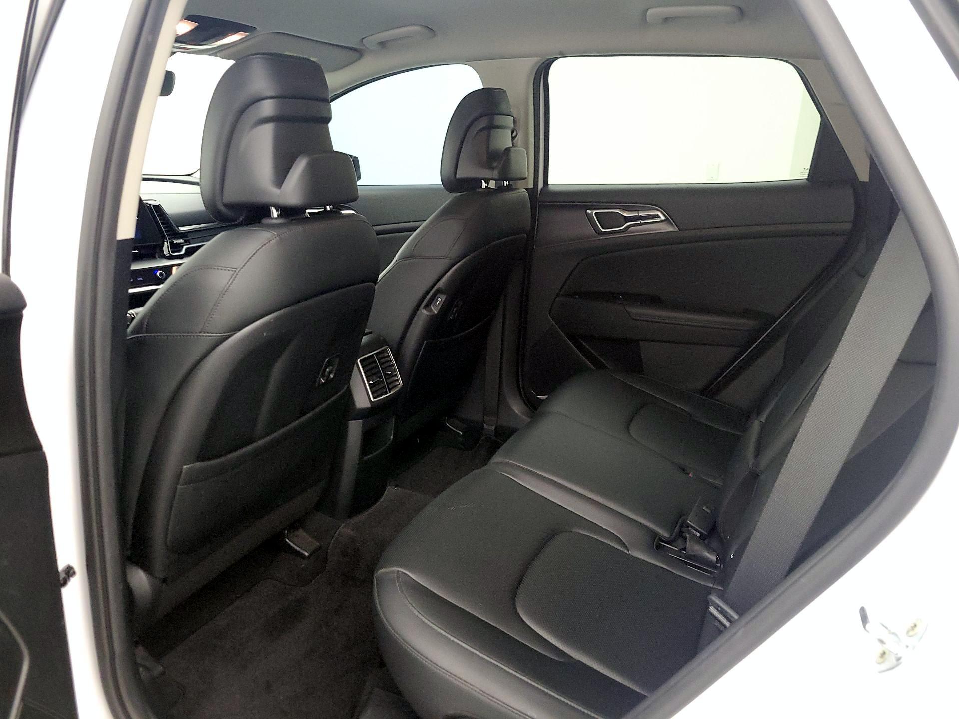 Thumbnail: 2023 Kia Sportage - 20