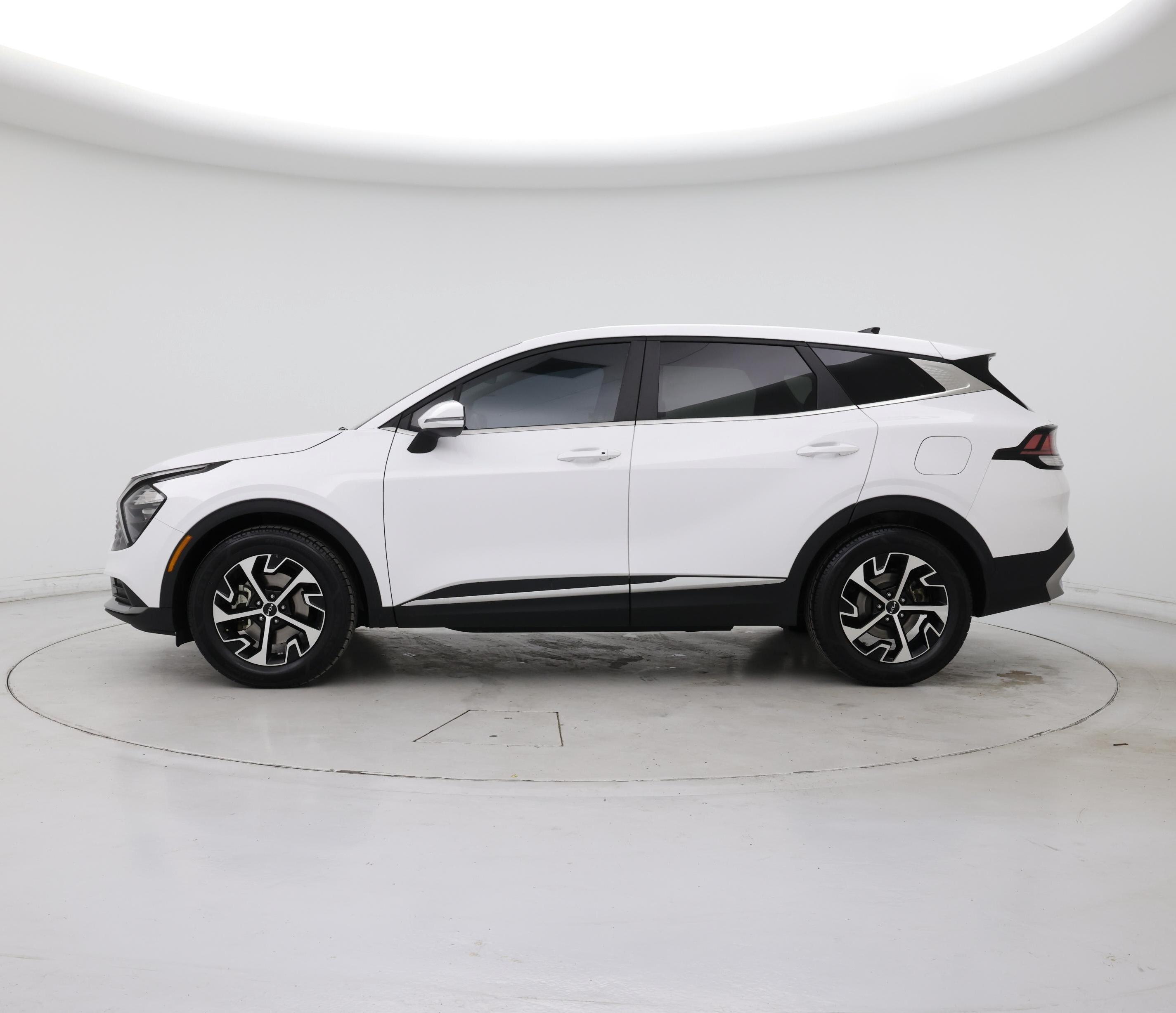 Thumbnail: 2023 Kia Sportage - 3