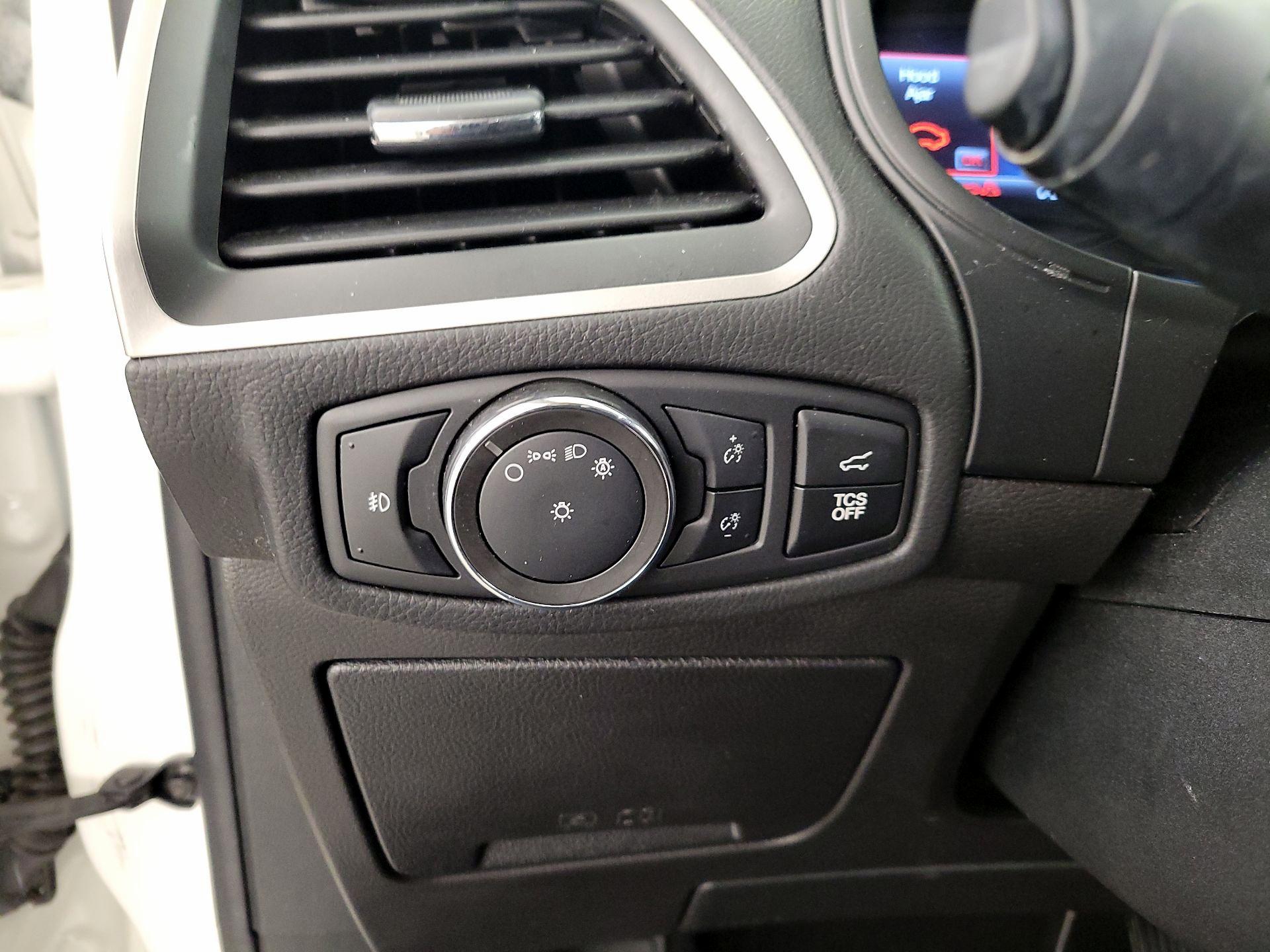 Thumbnail: 2022 Ford Edge - 13