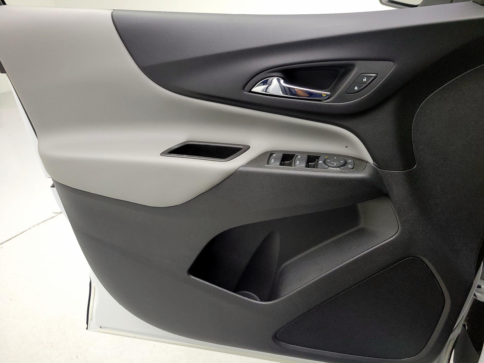 Thumbnail: 2022 Chevrolet Equinox - 10