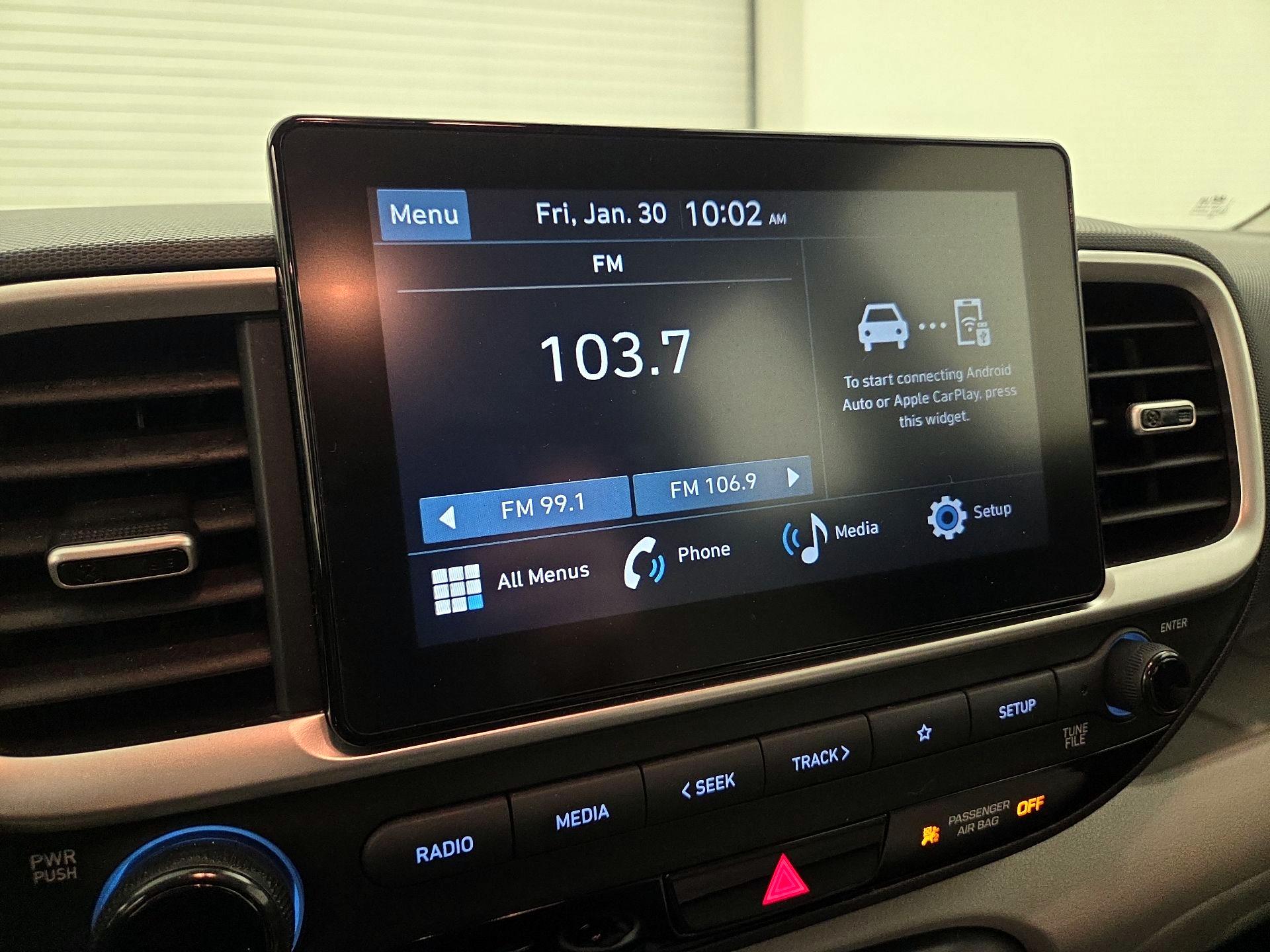 Thumbnail: 2023 Hyundai Venue - 12