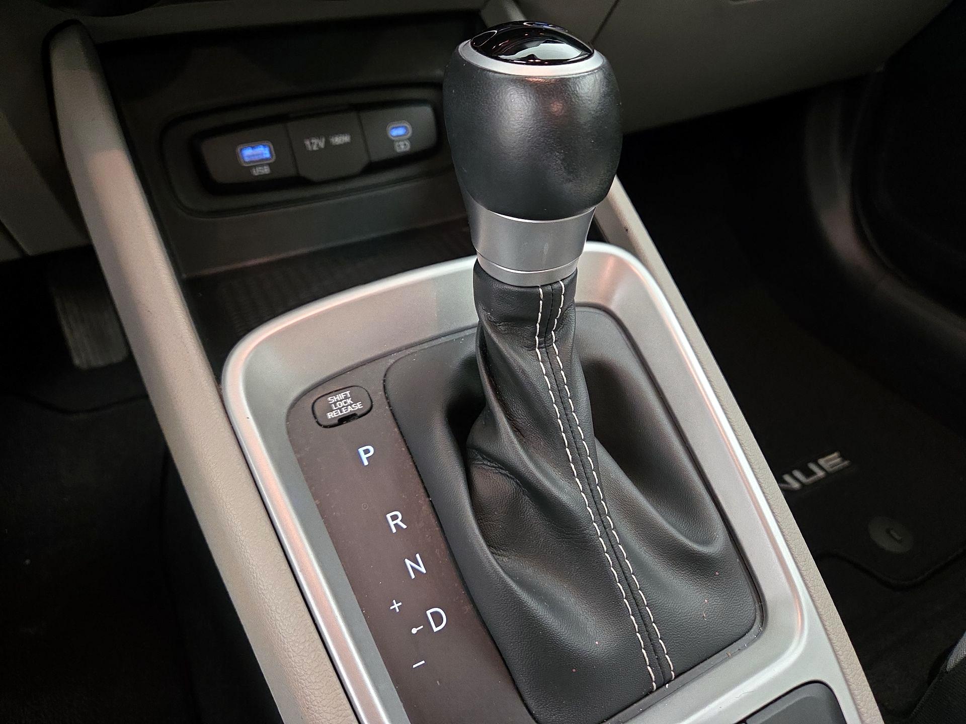 Thumbnail: 2023 Hyundai Venue - 14