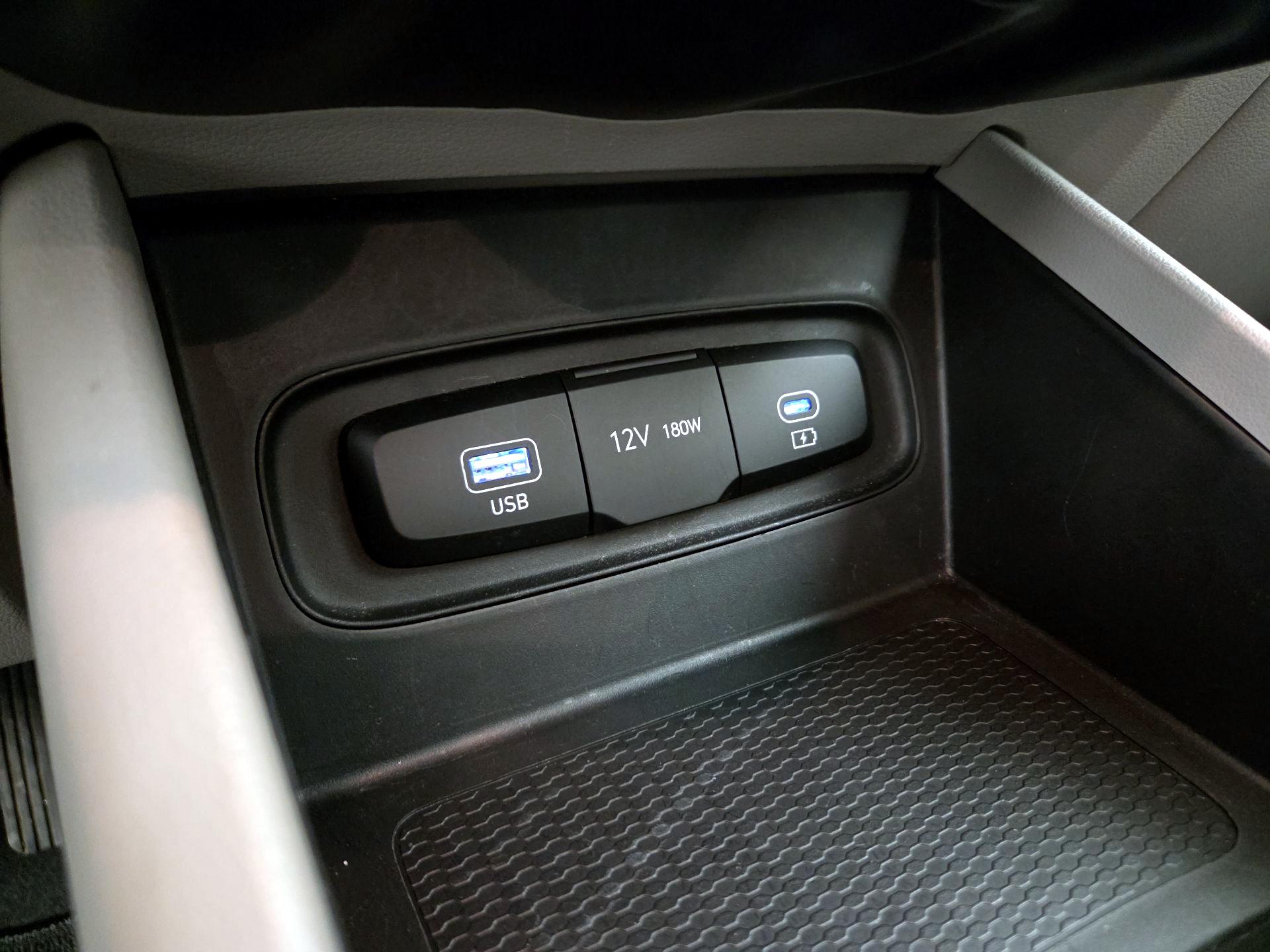 Thumbnail: 2023 Hyundai Venue - 15