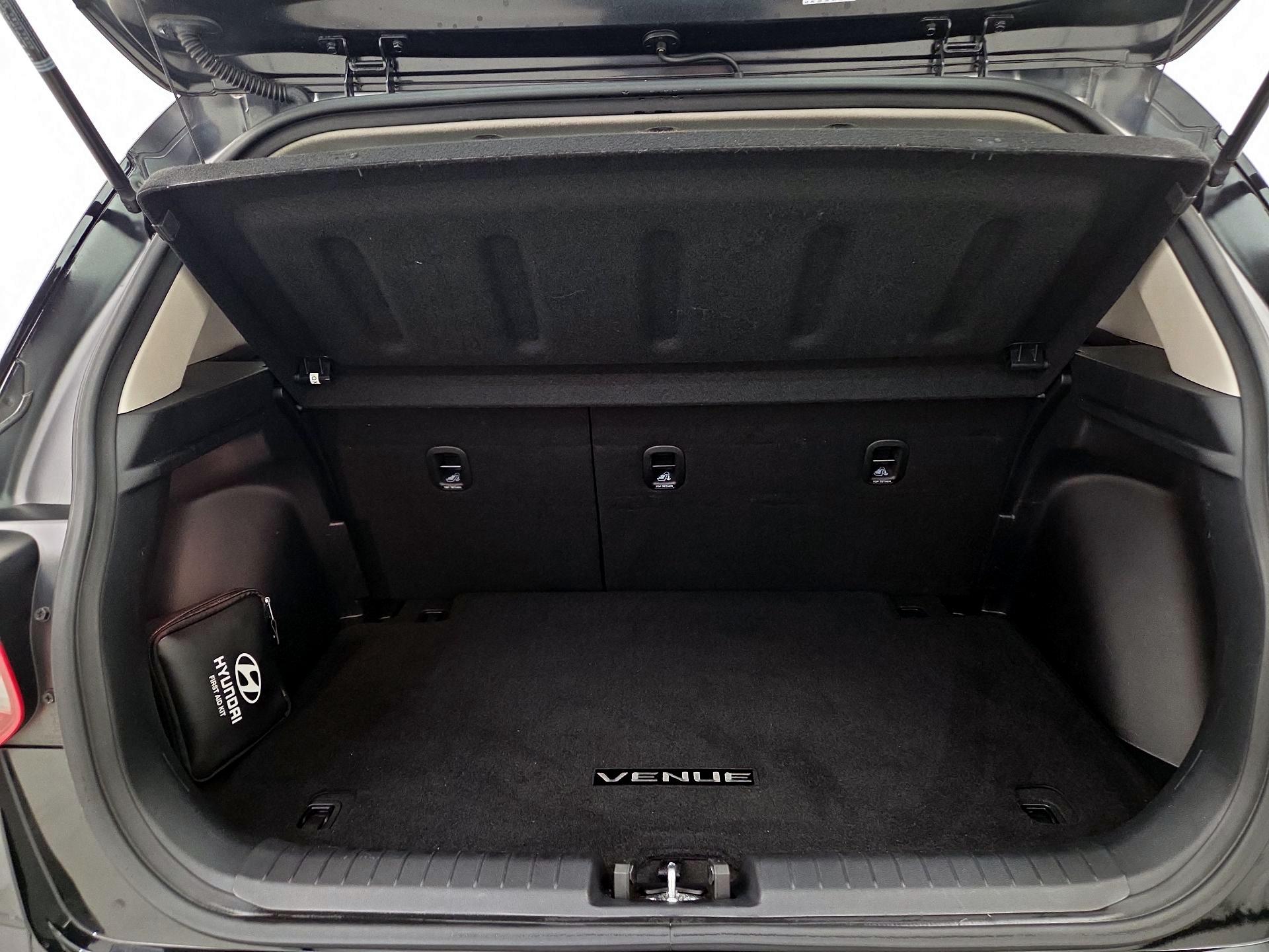 Thumbnail: 2023 Hyundai Venue - 16