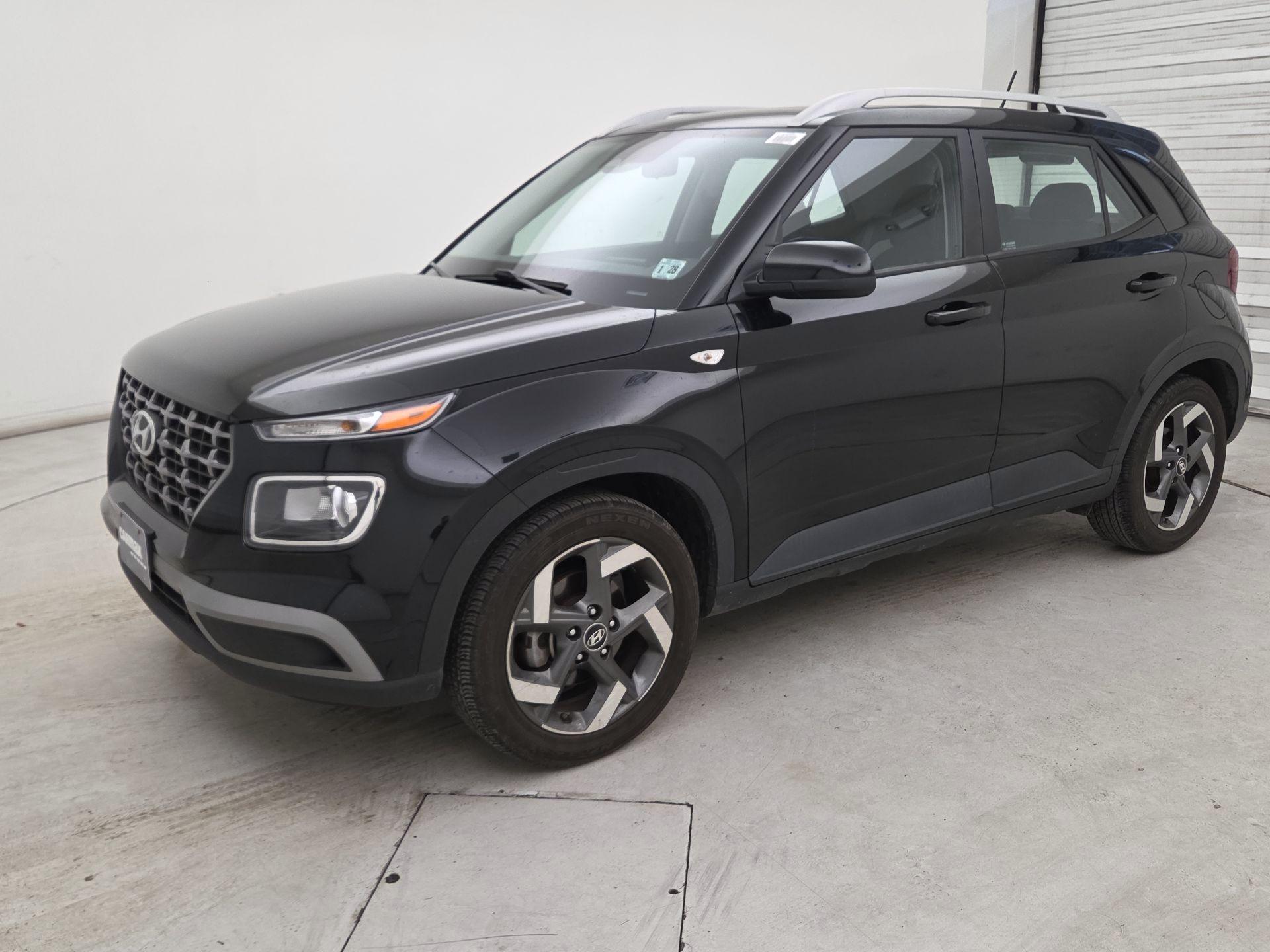 Thumbnail: 2023 Hyundai Venue - 3