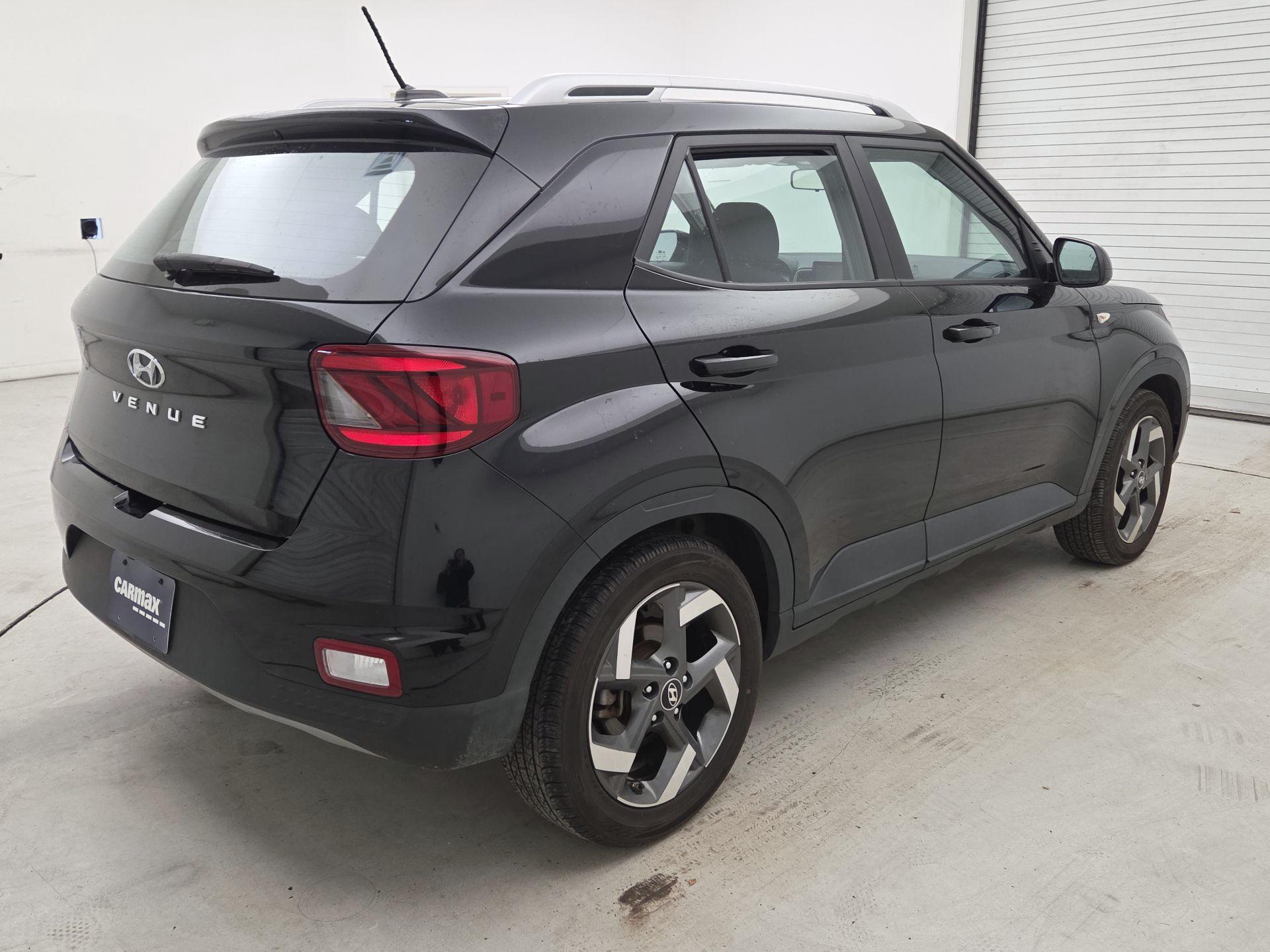 Thumbnail: 2023 Hyundai Venue - 5