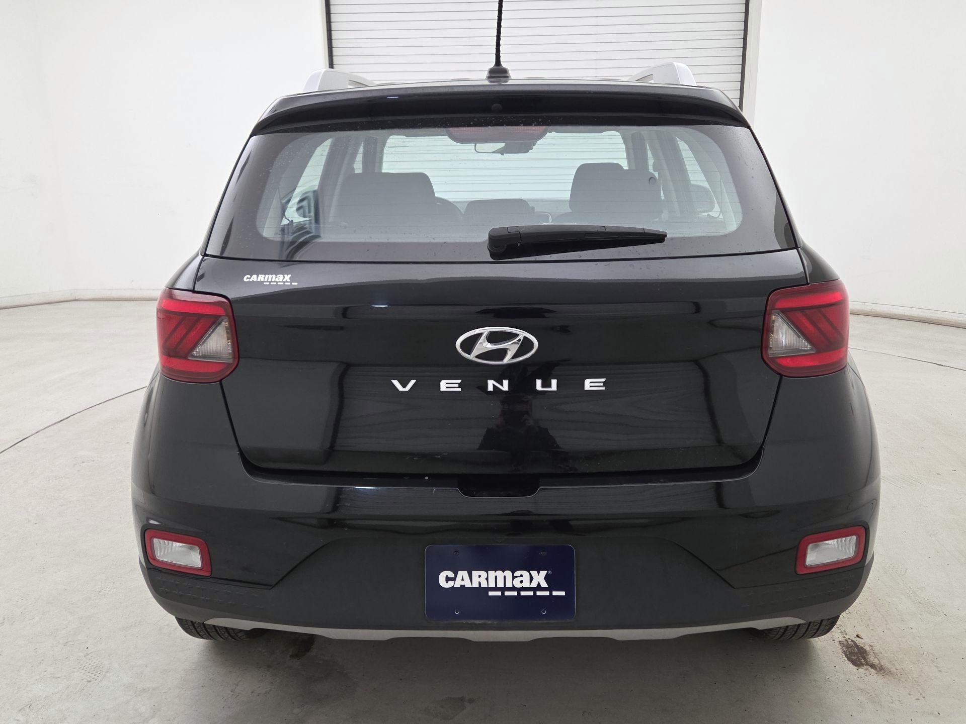 Thumbnail: 2023 Hyundai Venue - 6