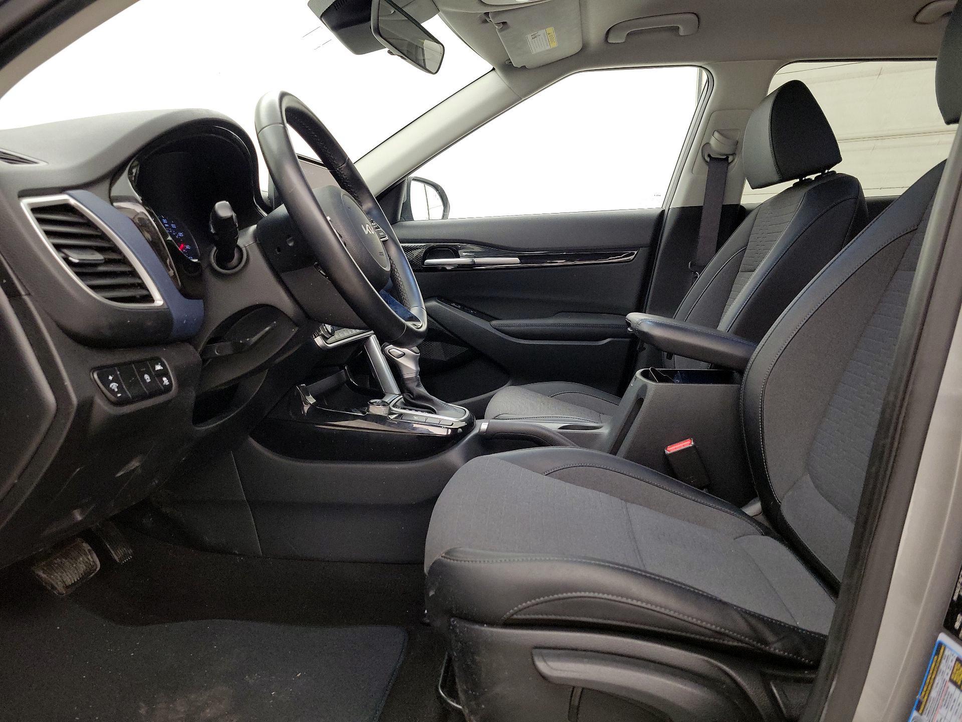 Thumbnail: 2023 Kia Seltos - 11