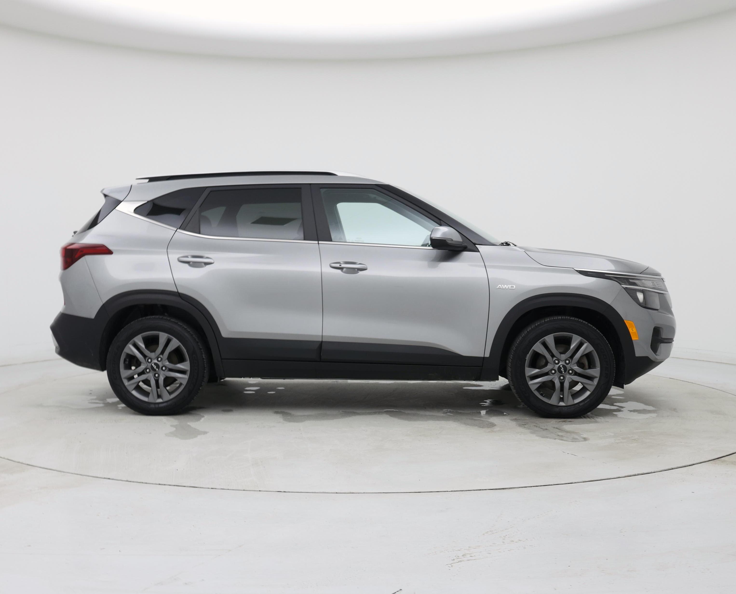 Thumbnail: 2023 Kia Seltos - 7