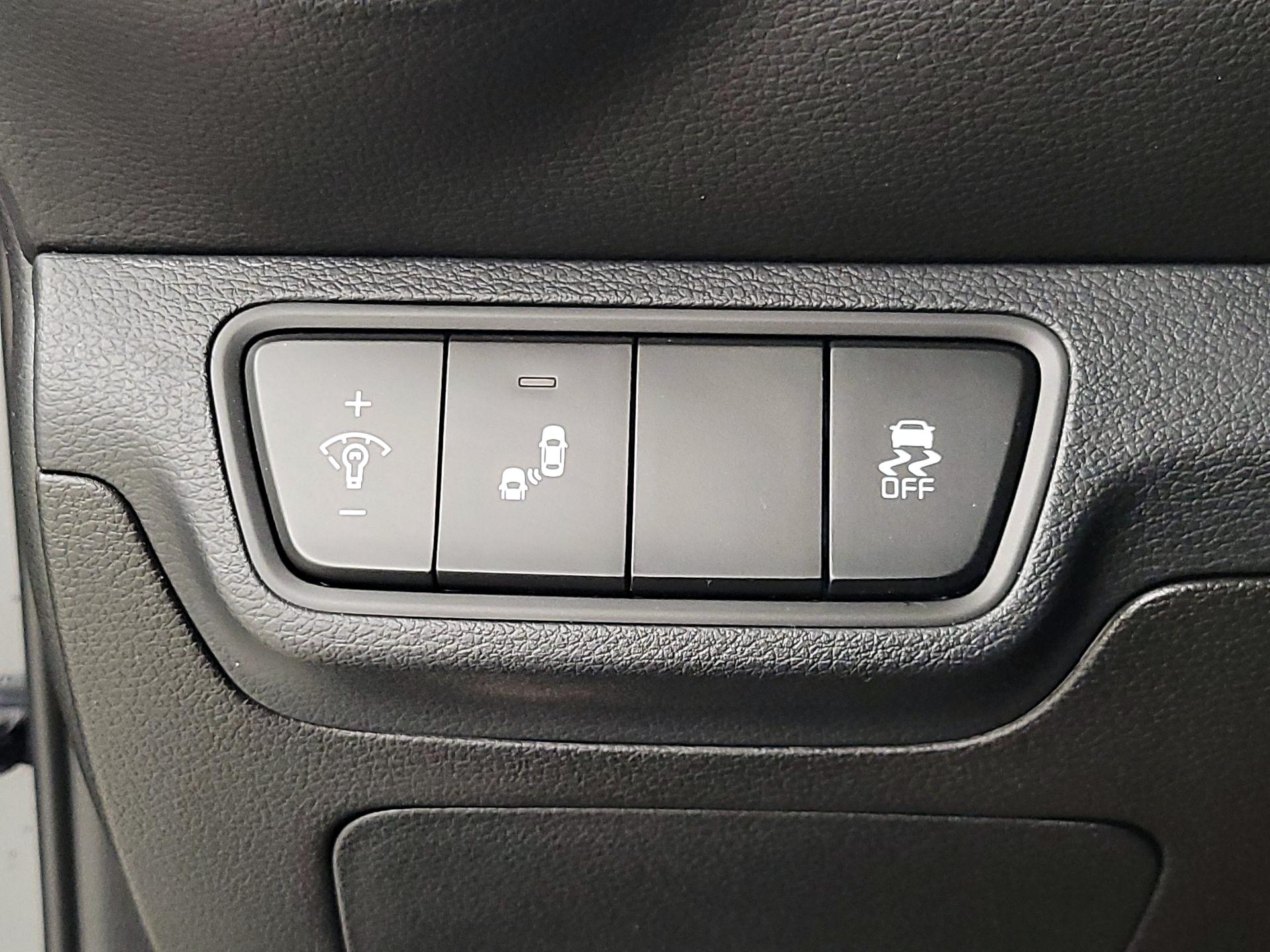 Thumbnail: 2023 Kia Forte - 13