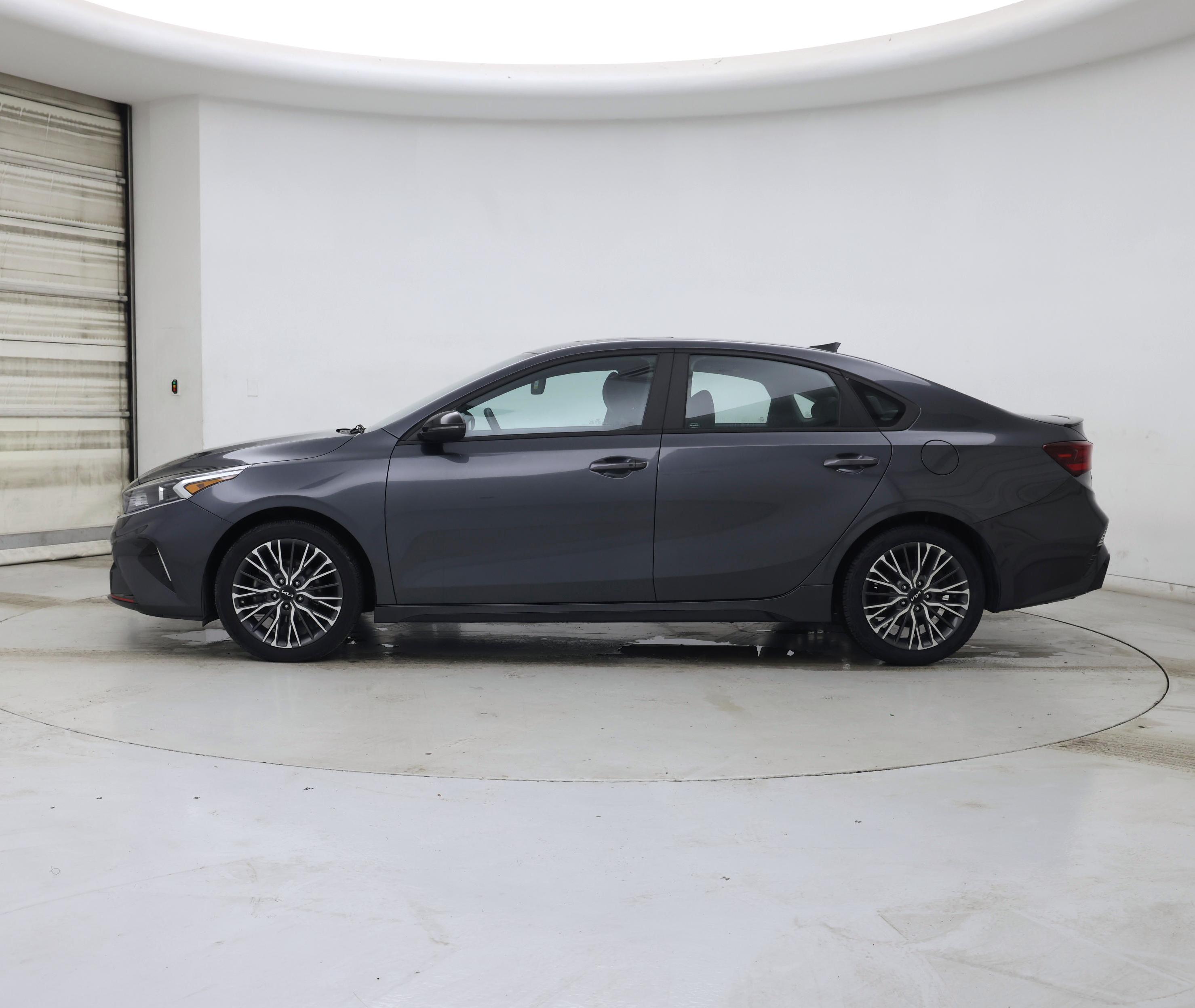 Thumbnail: 2023 Kia Forte - 3