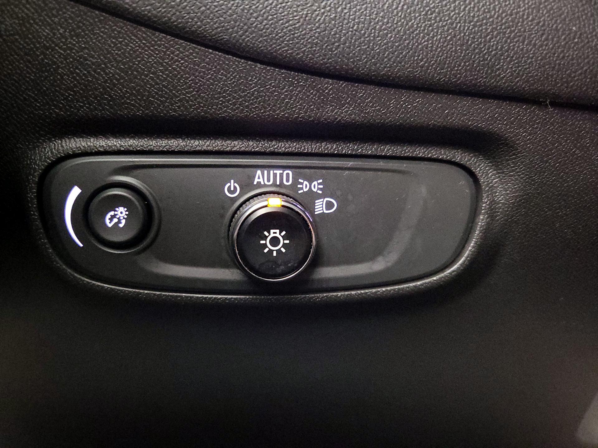 Thumbnail: 2022 Chevrolet Equinox - 13