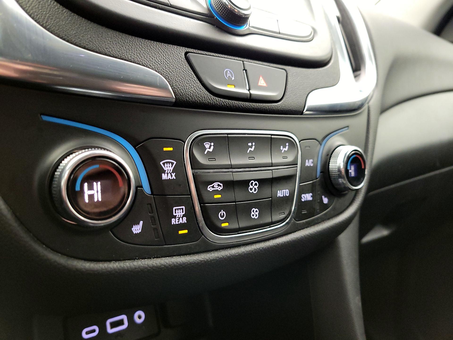 Thumbnail: 2022 Chevrolet Equinox - 16