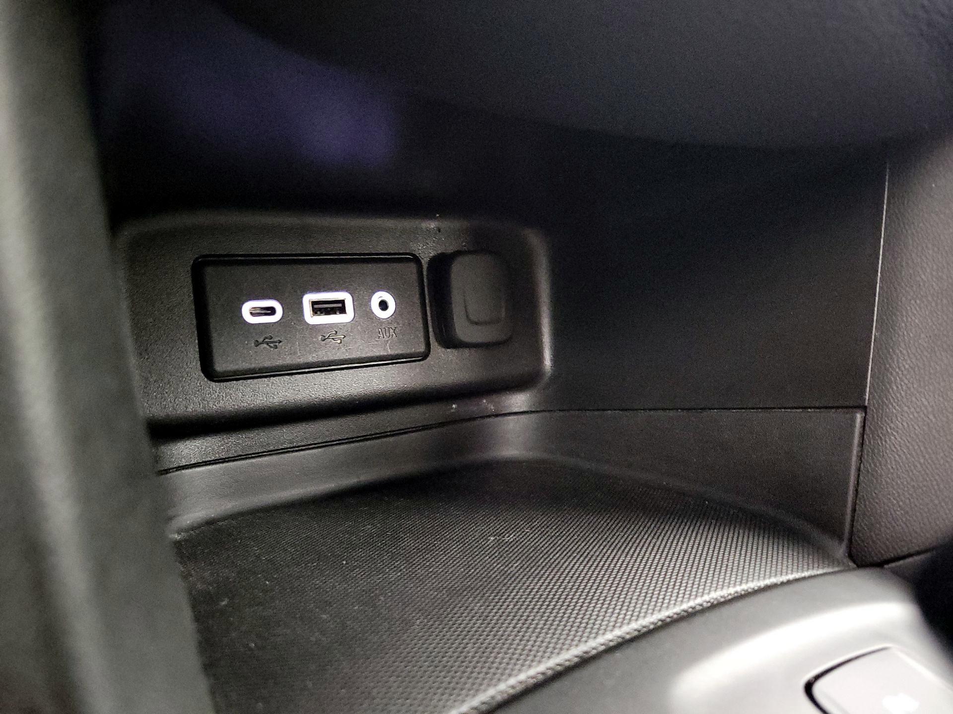 Thumbnail: 2022 Chevrolet Equinox - 18