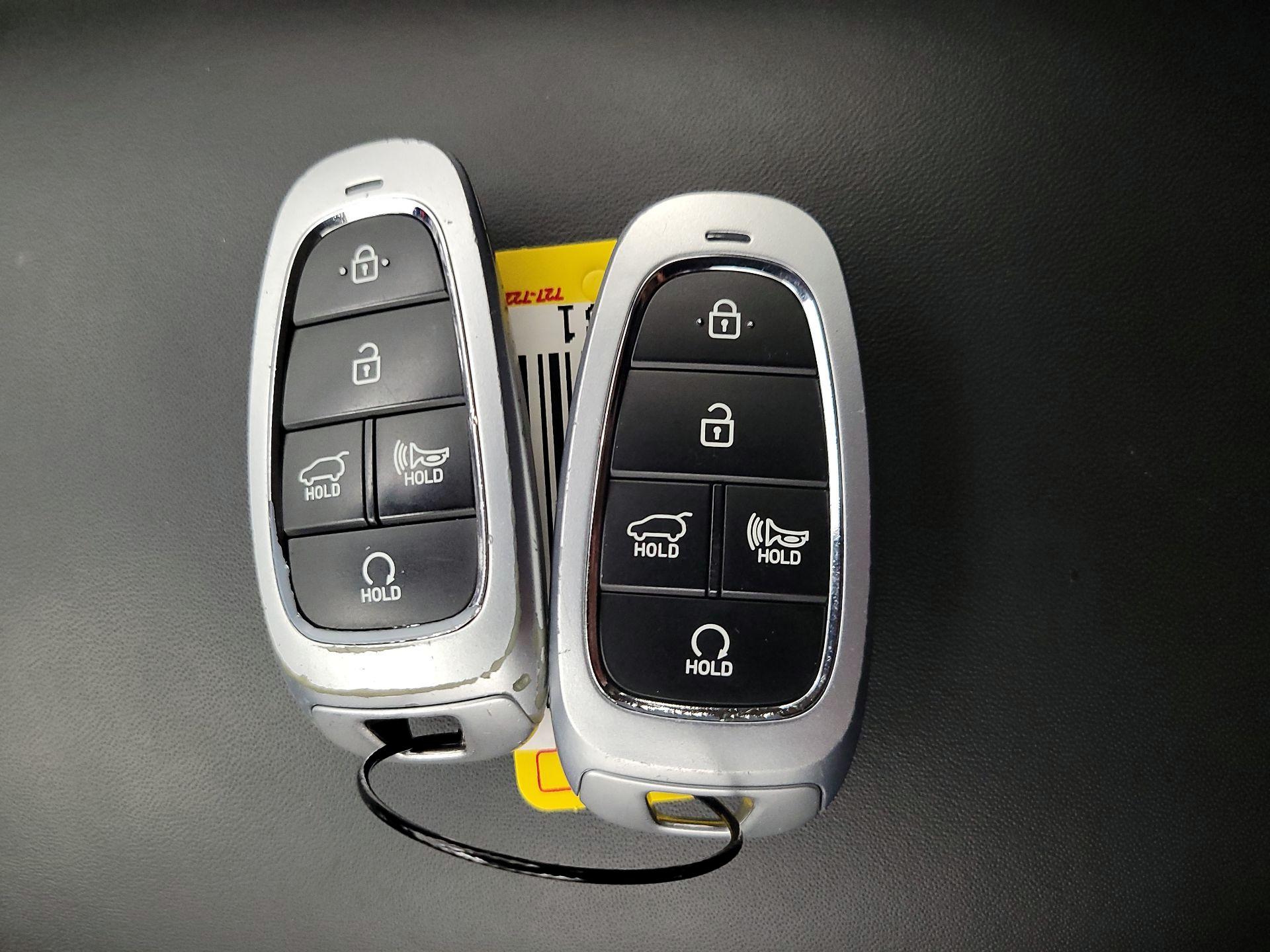 Thumbnail: 2023 Hyundai Santa Fe - 19