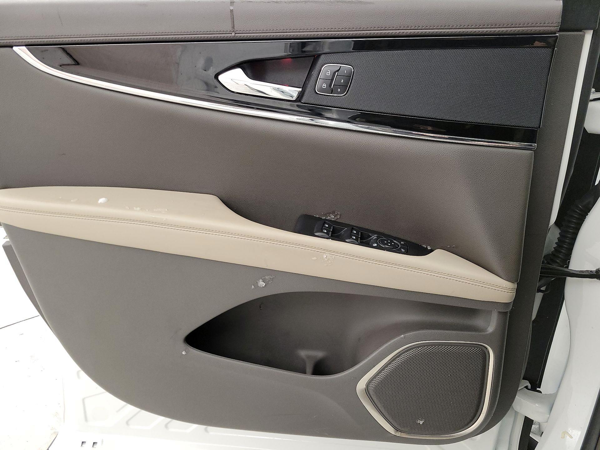 Thumbnail: 2023 Lincoln Nautilus - 12