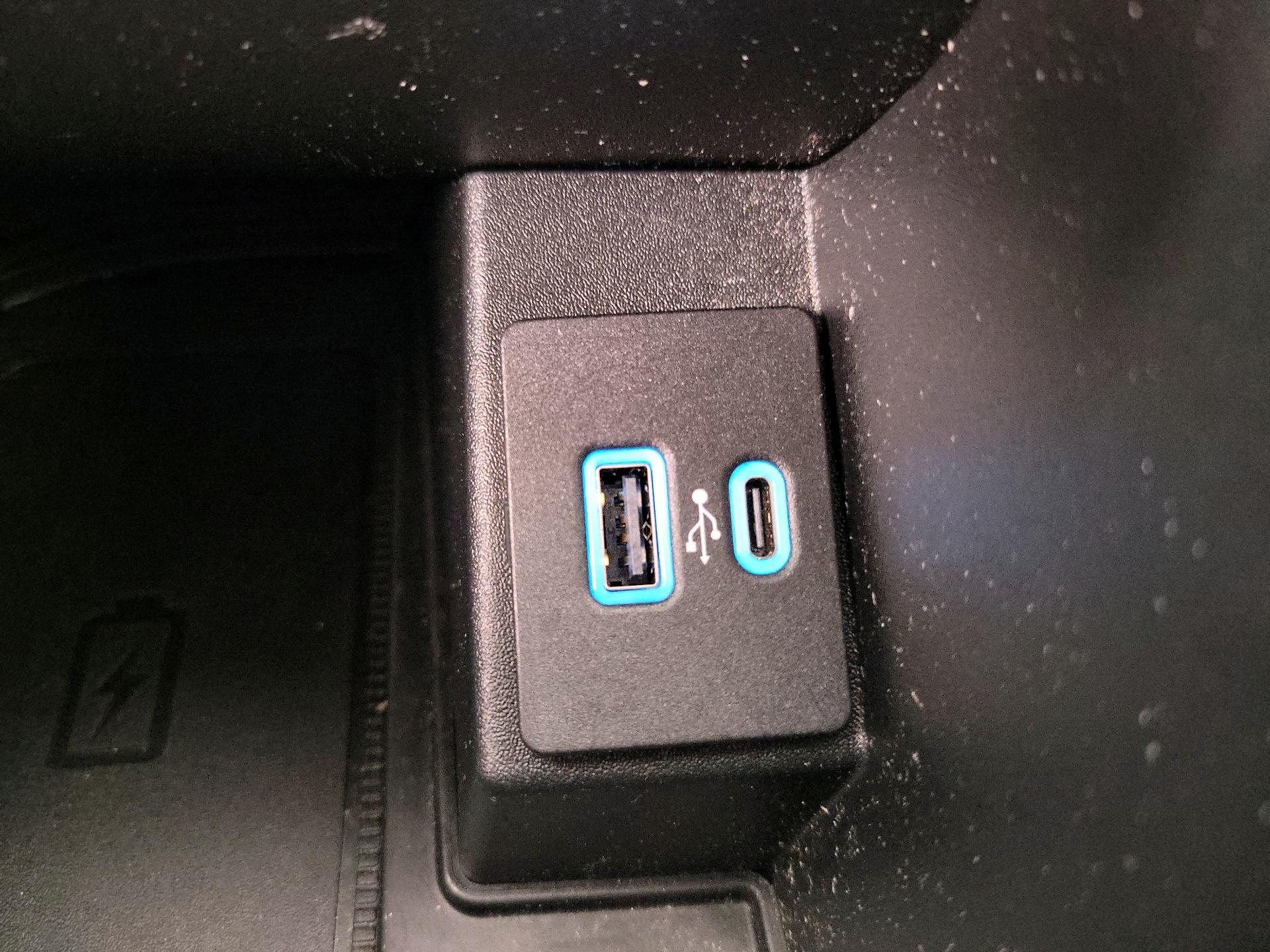 Thumbnail: 2023 Ford Edge - 18