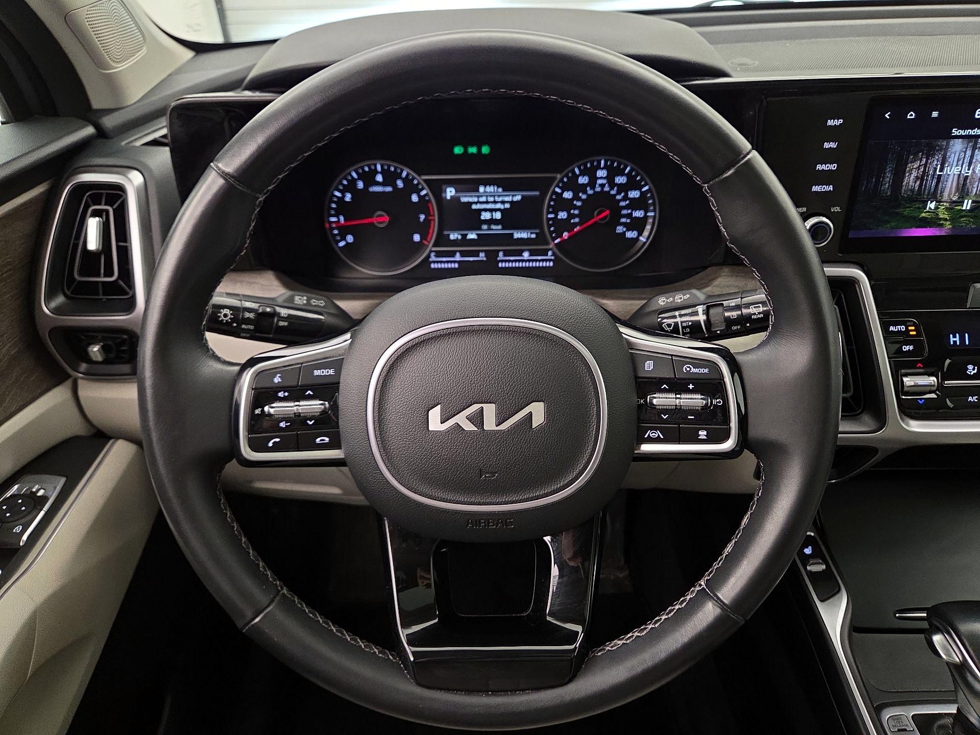 Thumbnail: 2023 Kia Sorento - 10