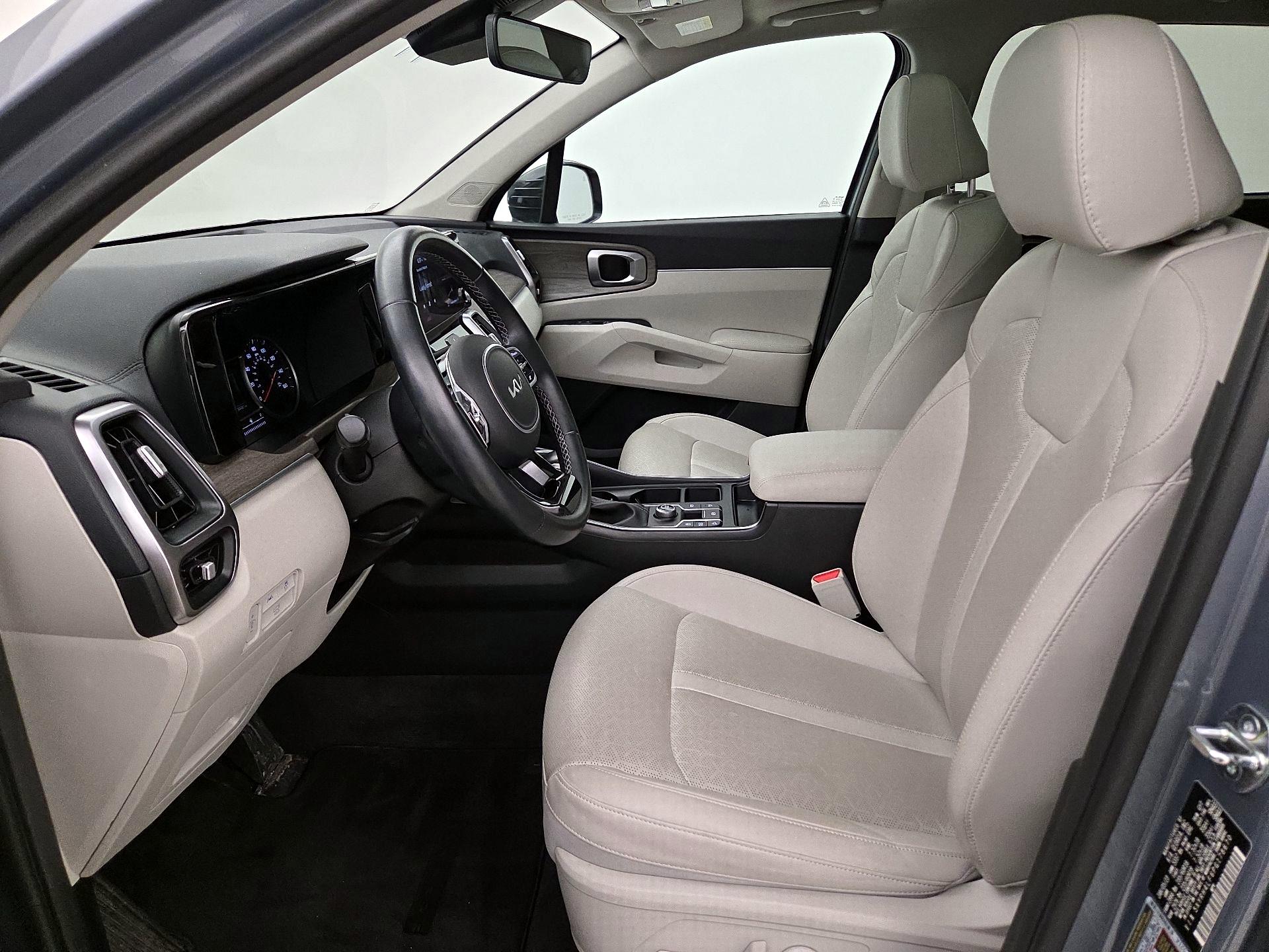 Thumbnail: 2023 Kia Sorento - 11