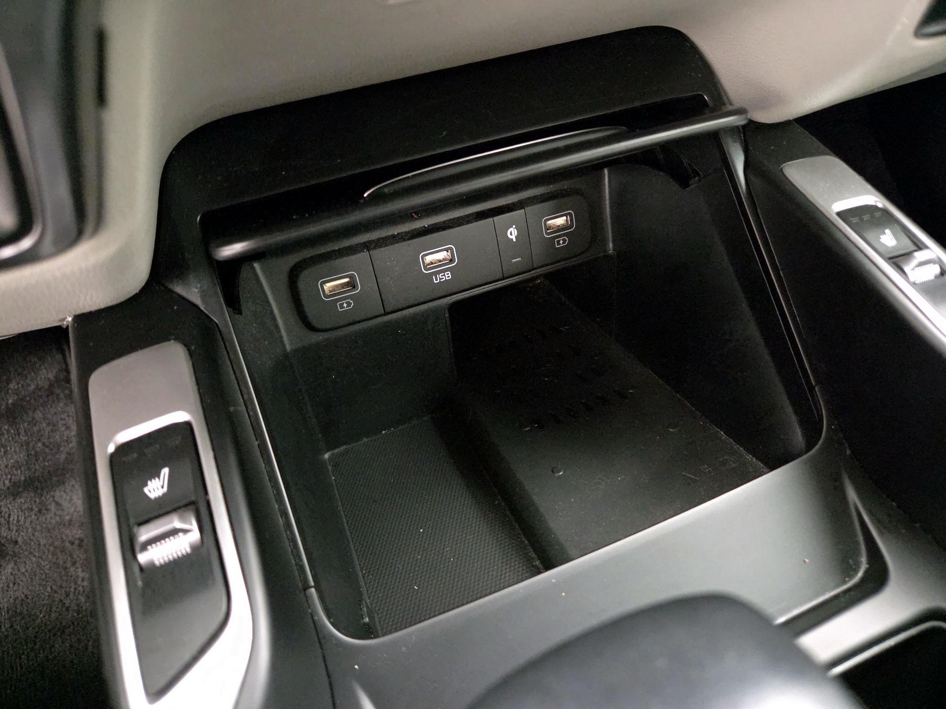 Thumbnail: 2023 Kia Sorento - 18