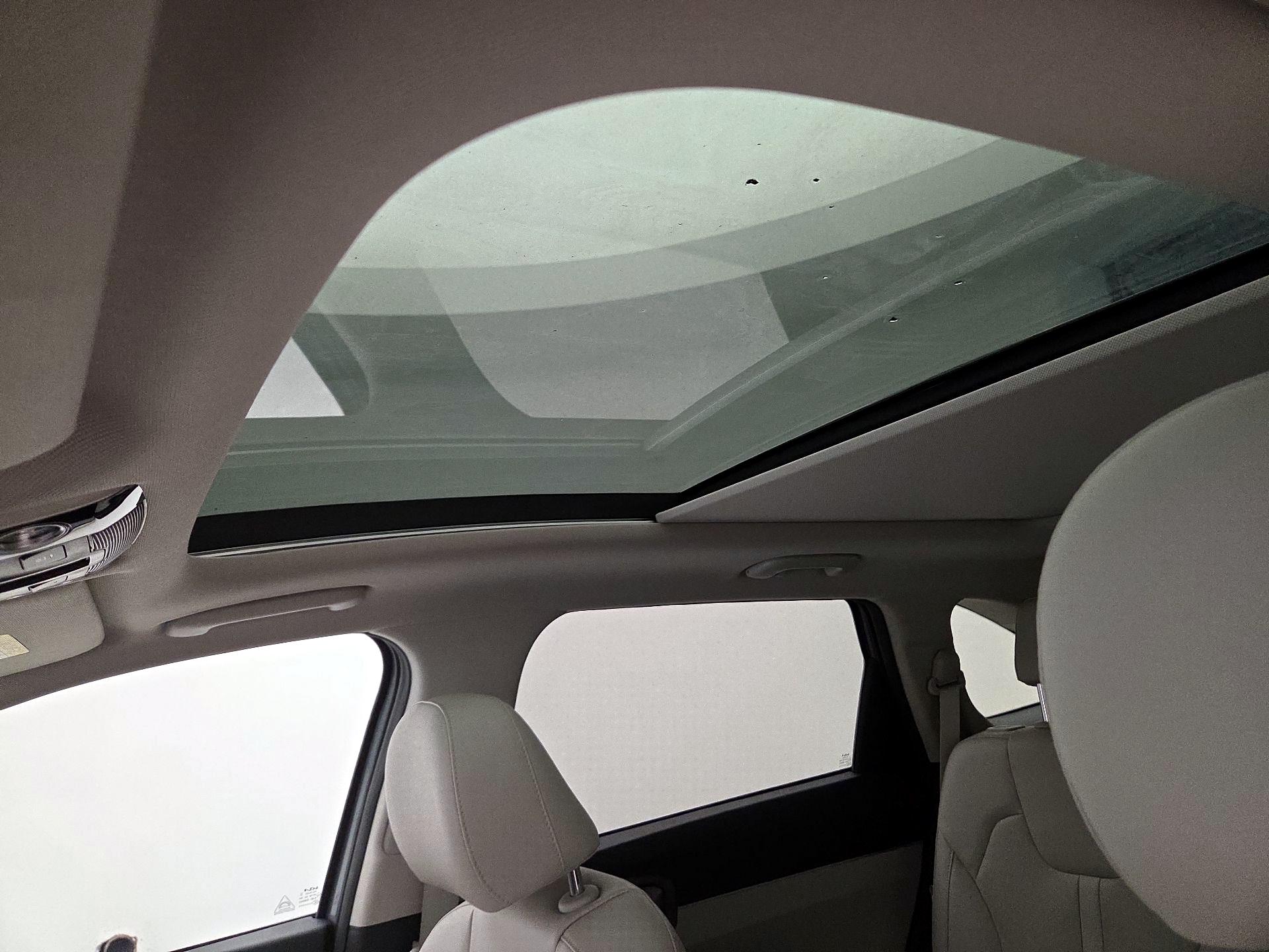 Thumbnail: 2023 Kia Sorento - 19