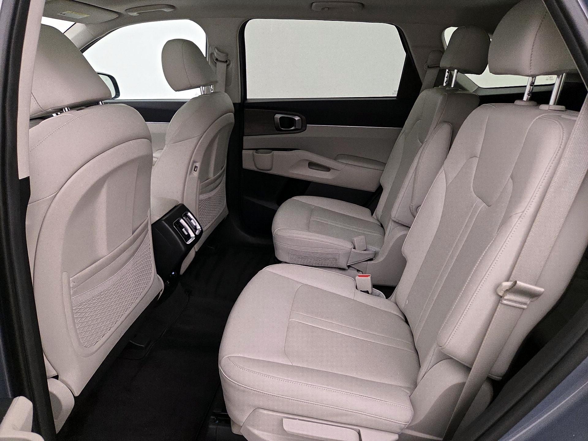 Thumbnail: 2023 Kia Sorento - 20