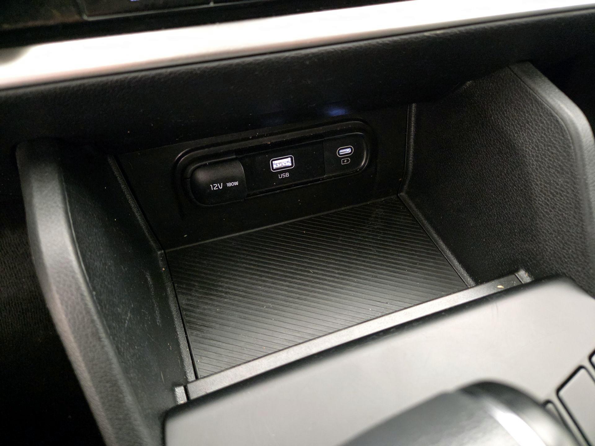 Thumbnail: 2023 Kia Sportage - 18