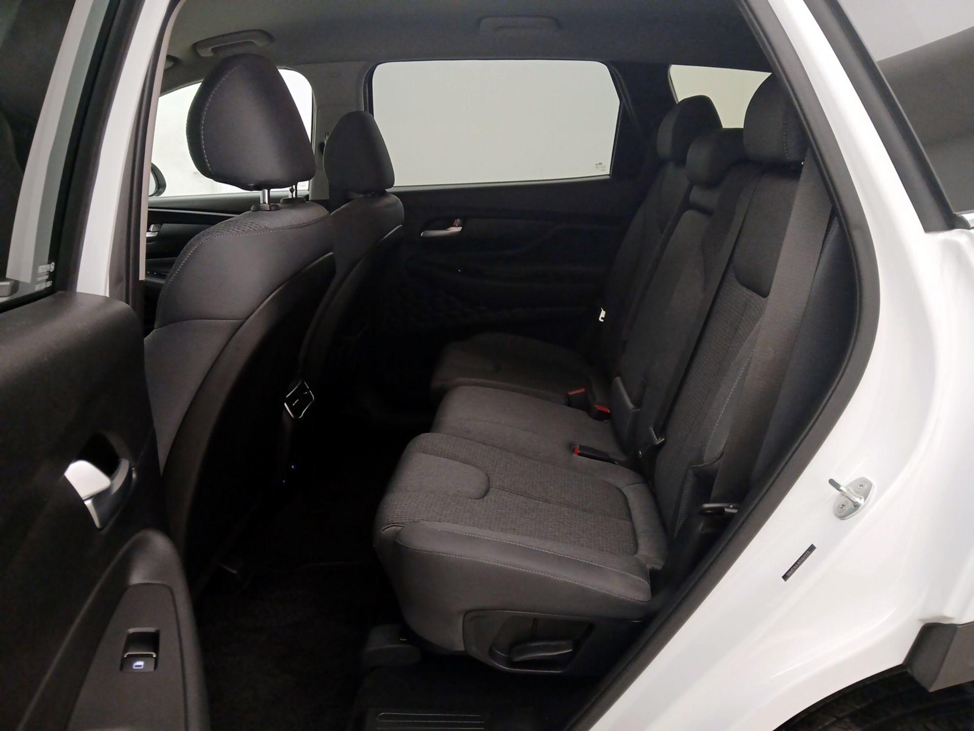 Thumbnail: 2023 Hyundai Santa Fe - 19